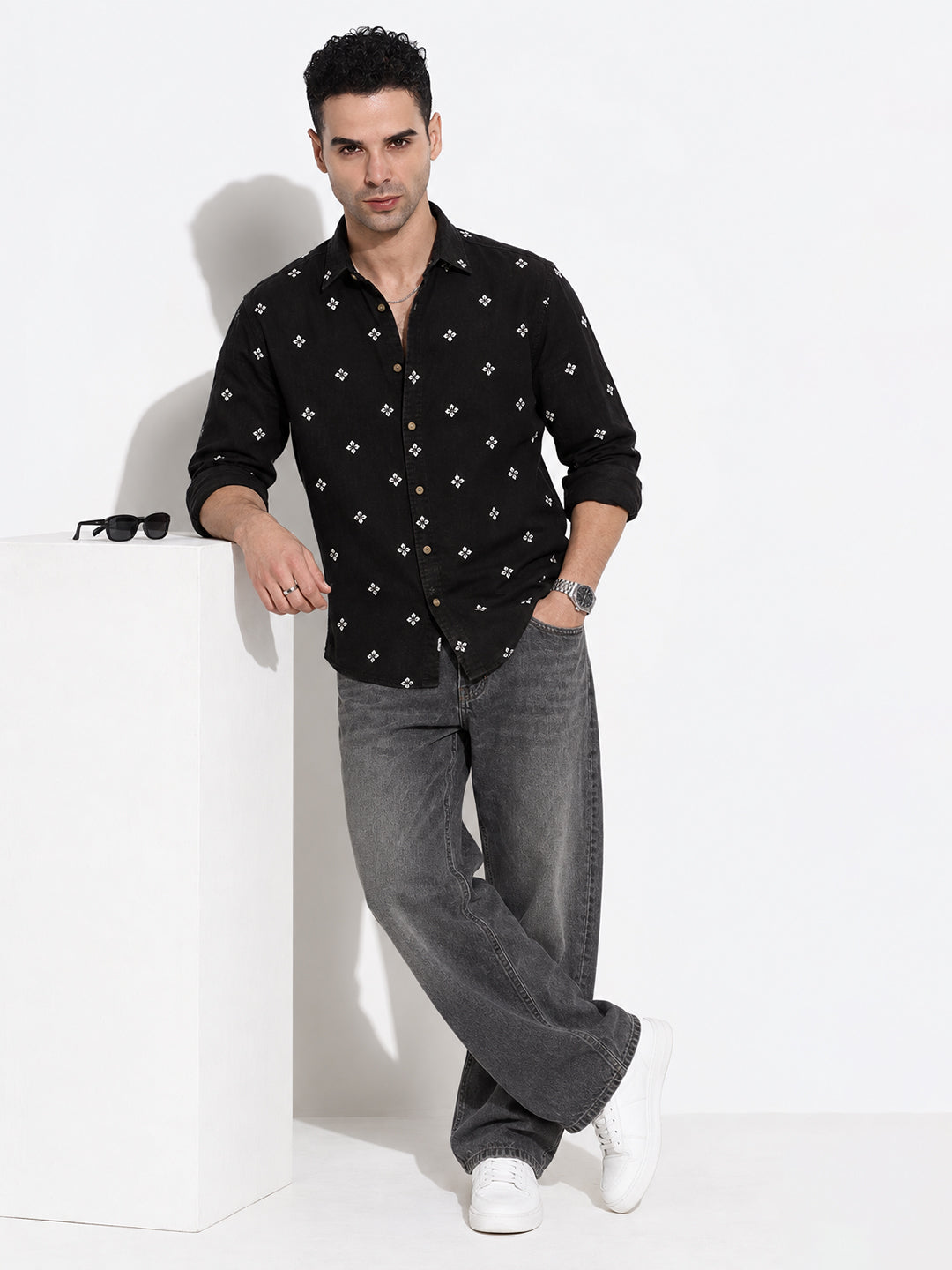 Men’s Floral Printed Black Long Sleeves Casual Shirt