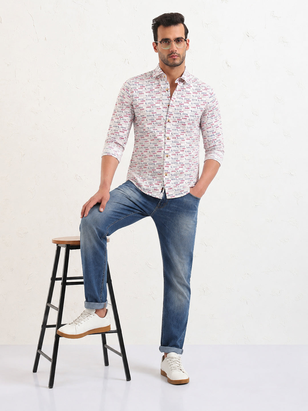 Men’s Pink Typographic Printed Slim Fit Long Sleeves Shirt with Spread Collar