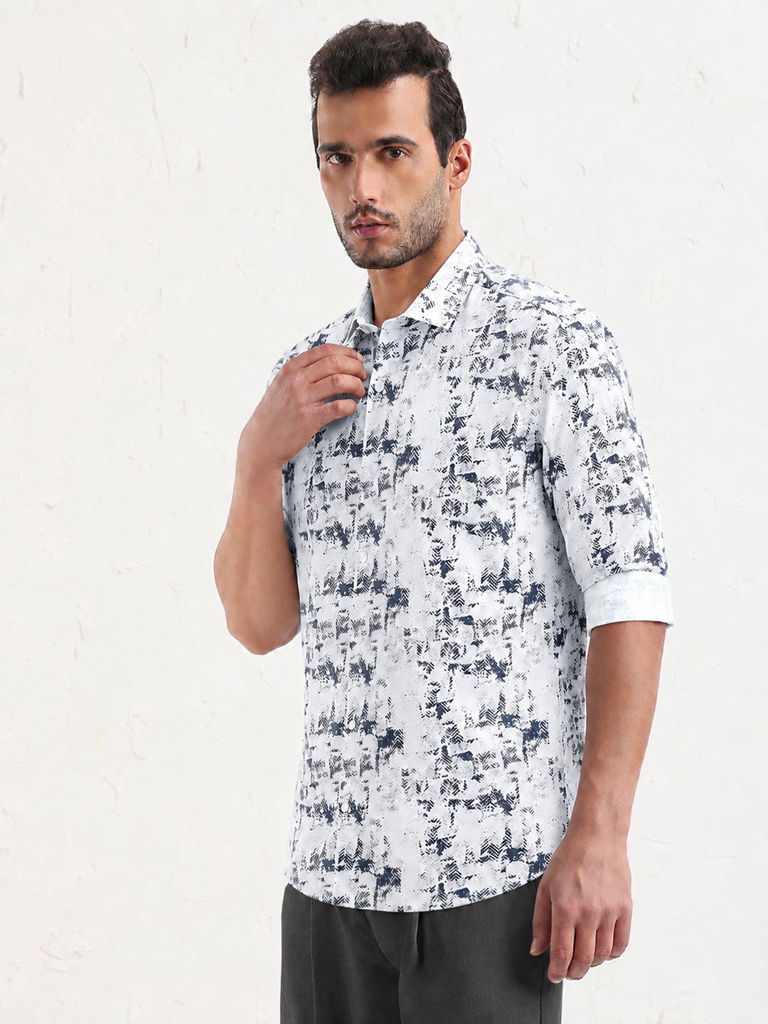 Men’s Abstract Printed White Slim Fit Long Sleeve Casual Shirt