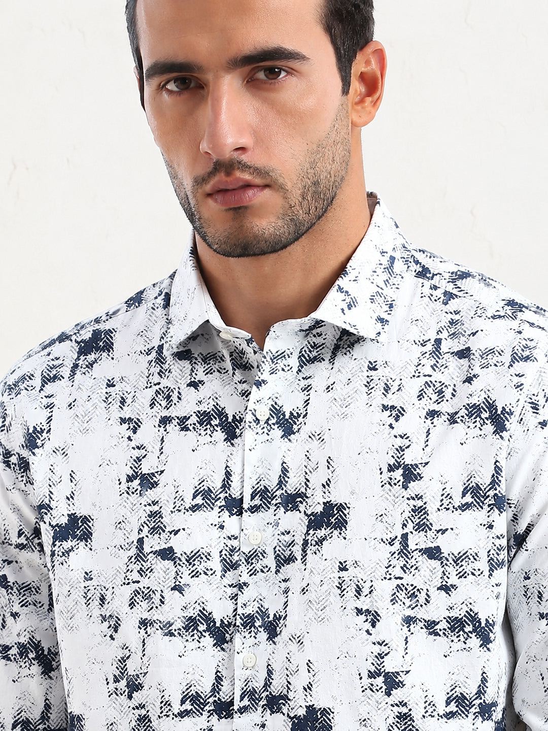 Men’s Abstract Printed White Slim Fit Long Sleeve Casual Shirt
