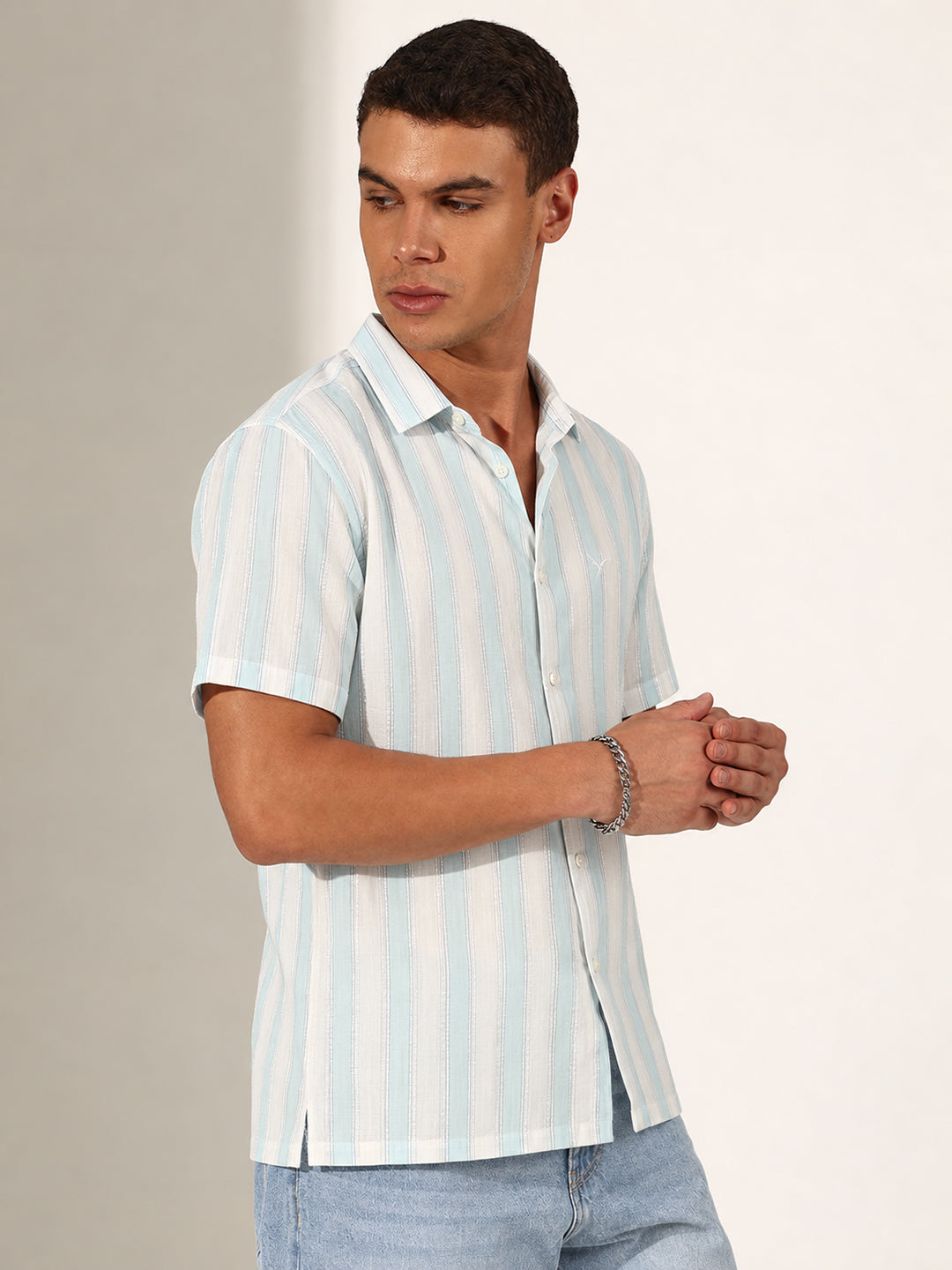 Men’s Vertical Striped White Regular Fit Short Sleeves Casual Shirt