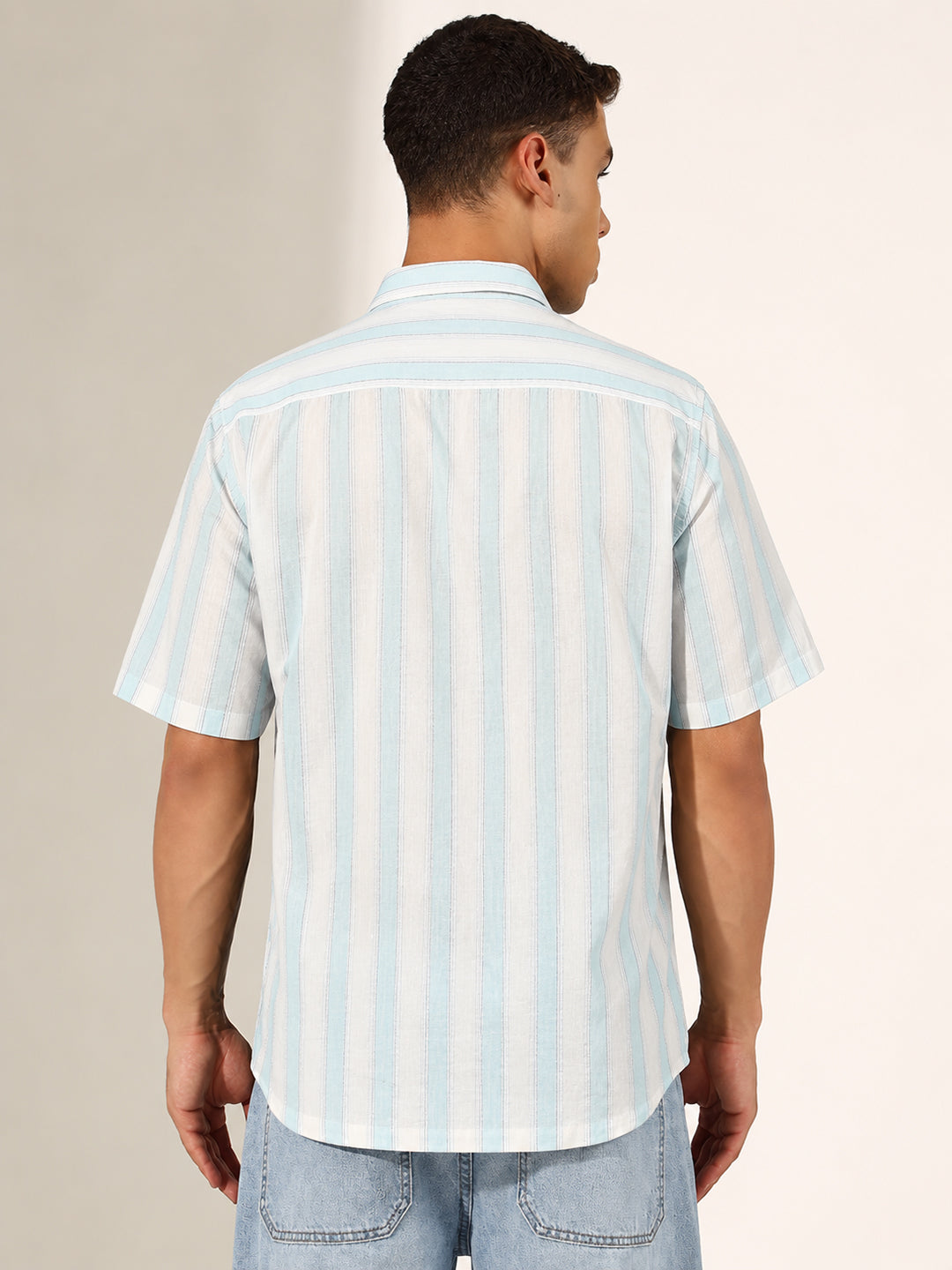 Men’s Vertical Striped White Regular Fit Short Sleeves Casual Shirt