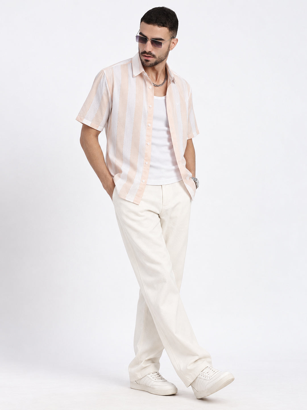 Men’s Vertical Striped White Regular Fit Short Sleeves Casual Shirt