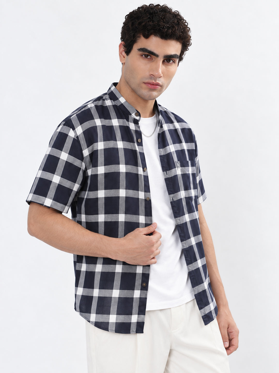 Men’s Checked Navy Blue Short Sleeves Mandarin Collar Shirt