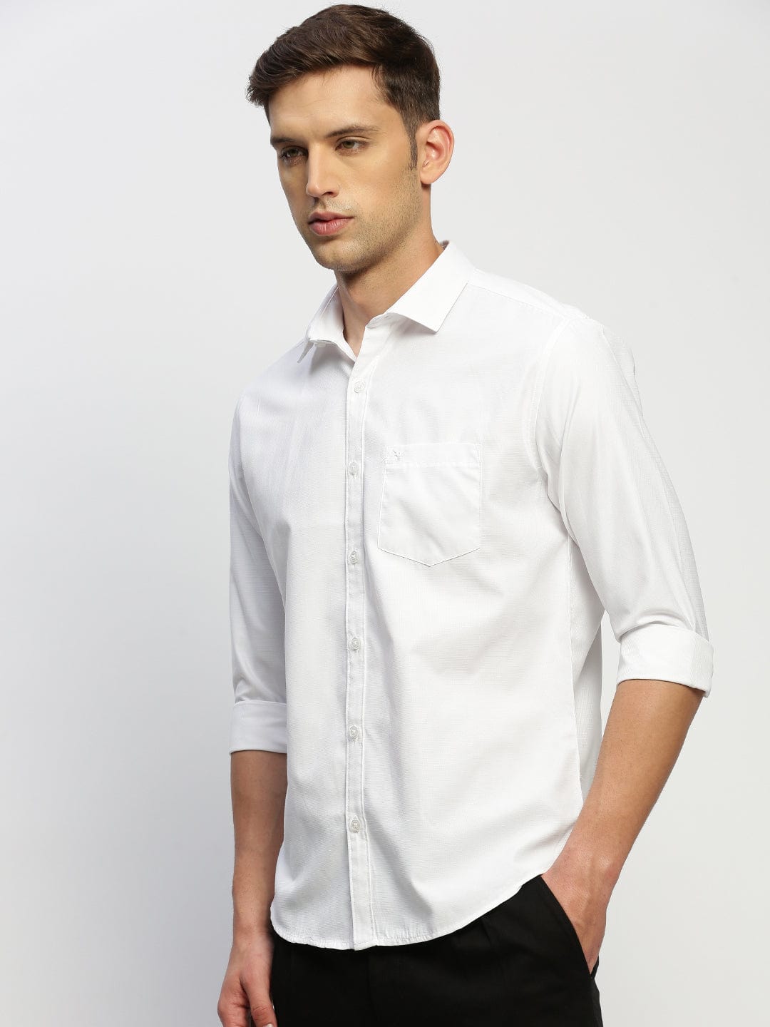 Men's White Spread Collar Slim Fit Shirt