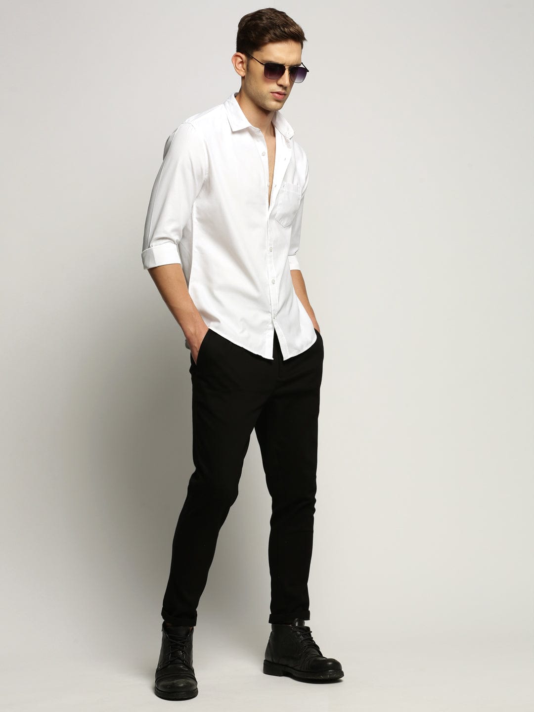 Men's White Spread Collar Slim Fit Shirt