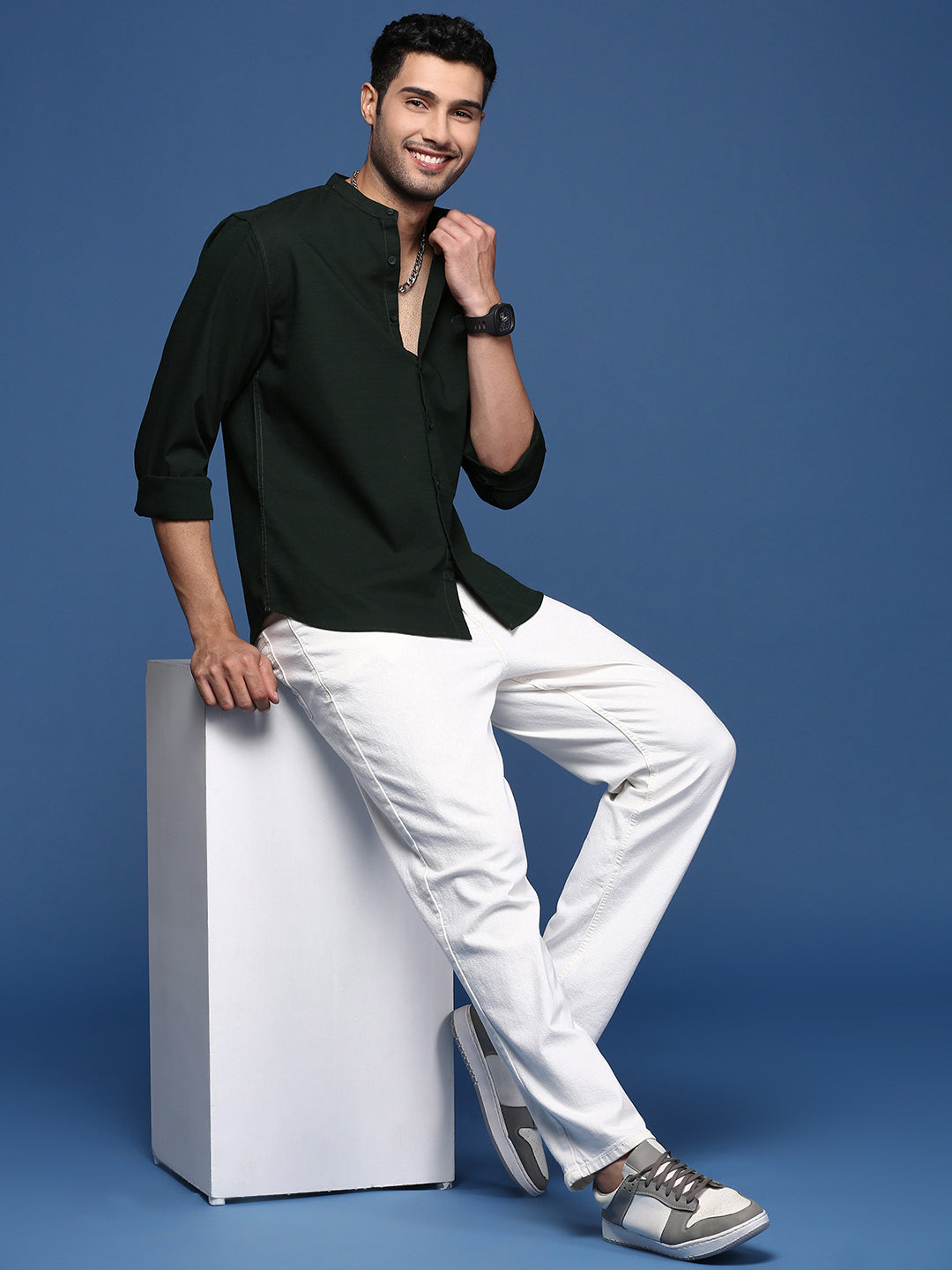 Men Mandarin Collar Solid Green Slim Fit Shirt