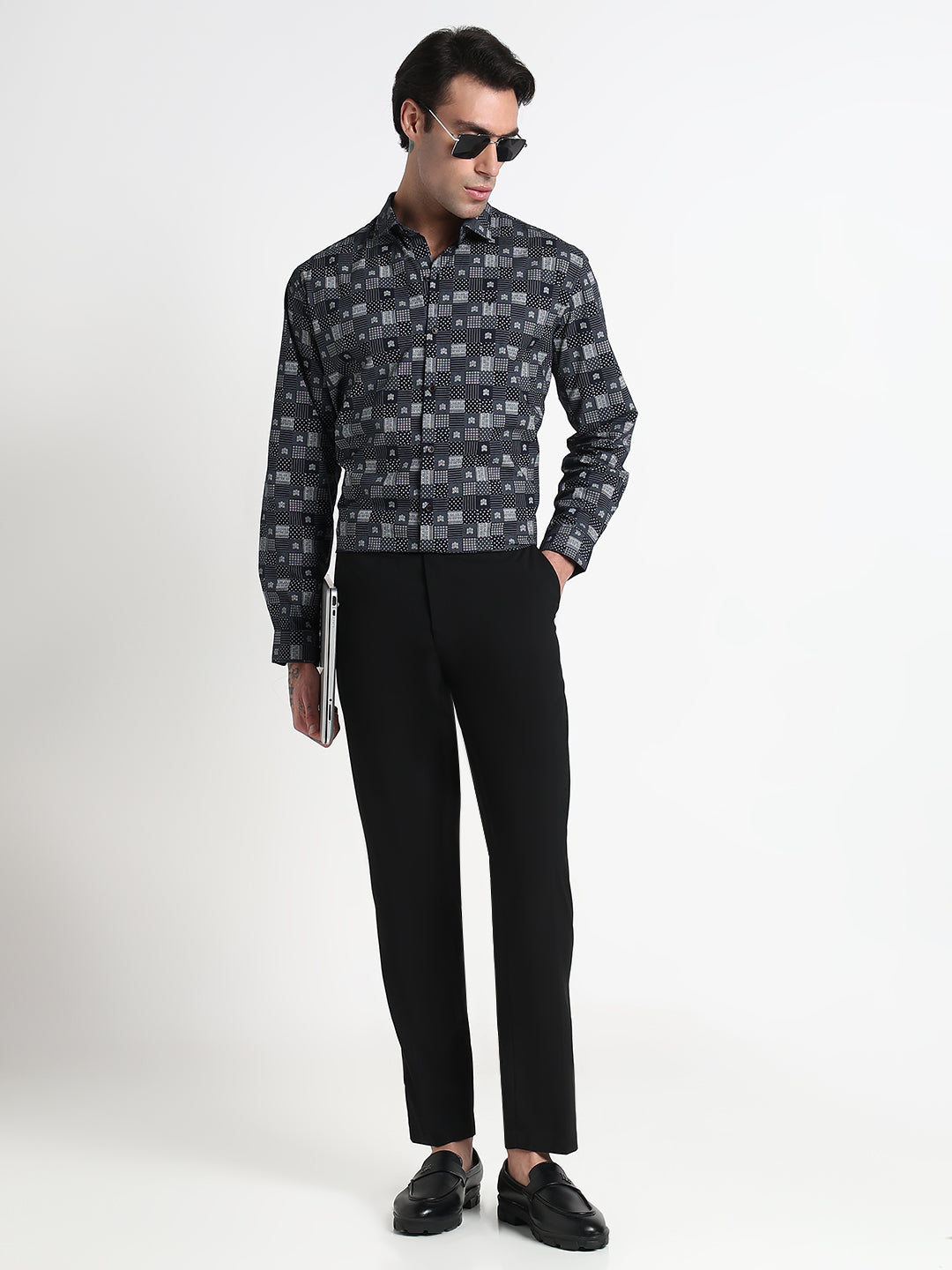 Men's Navy Blue Geometric Slim Fit Long Sleeves Formal Shirt