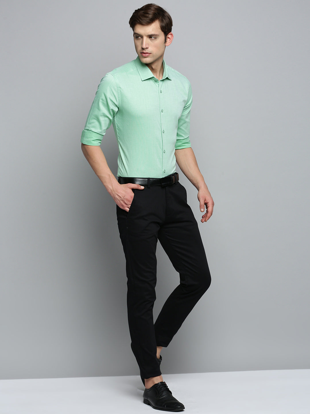 Men Spread Collar Solid Green Shirt