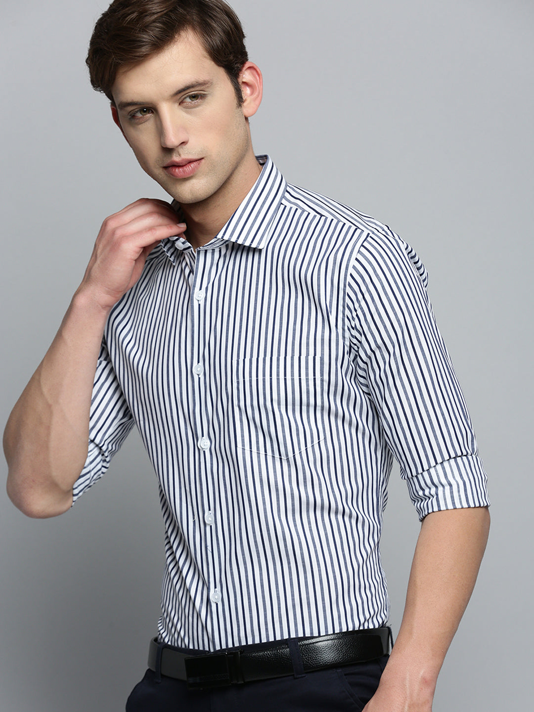 Men Spread Collar Striped White Shirt