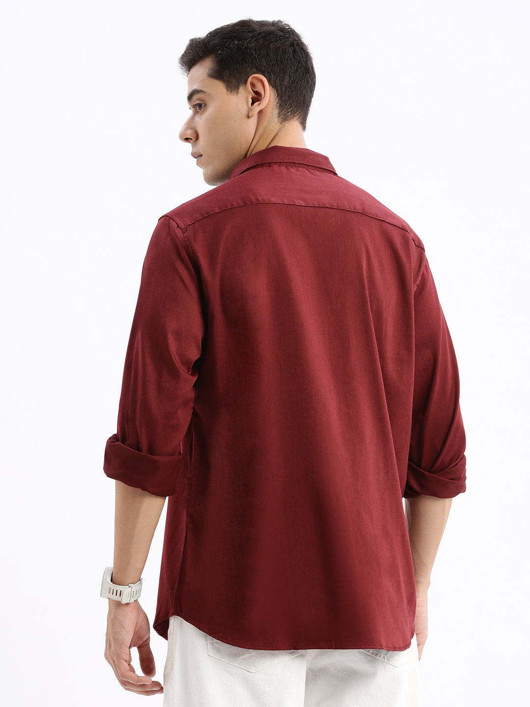 Men Spread Collar Solid Slim Fit Maroon Shirt