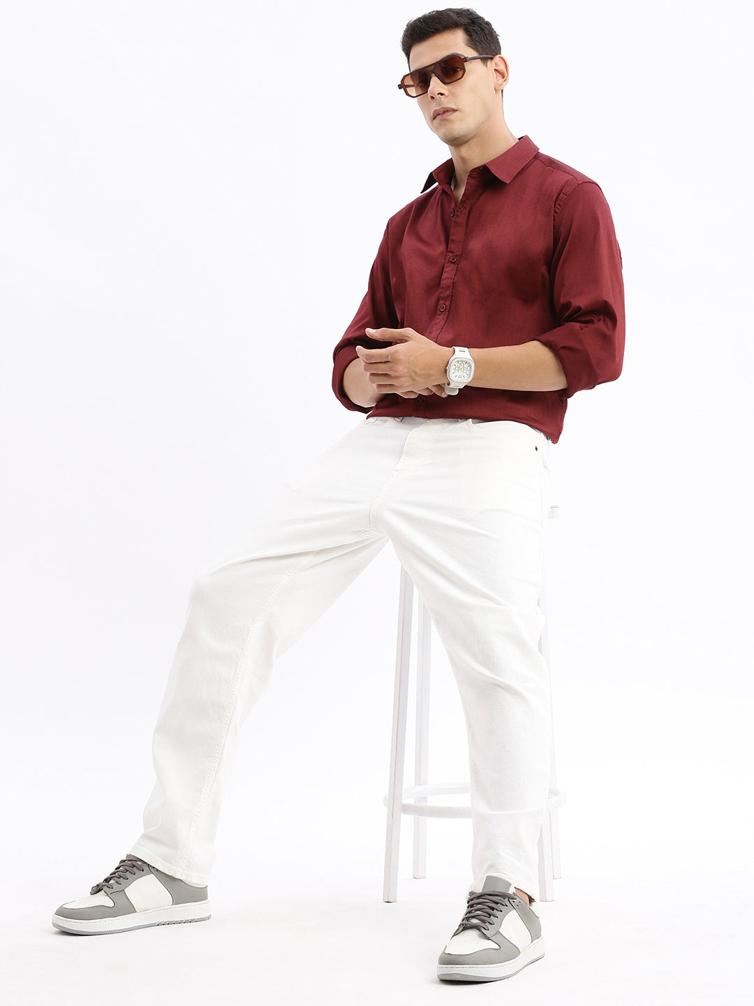 Men Spread Collar Solid Slim Fit Maroon Shirt