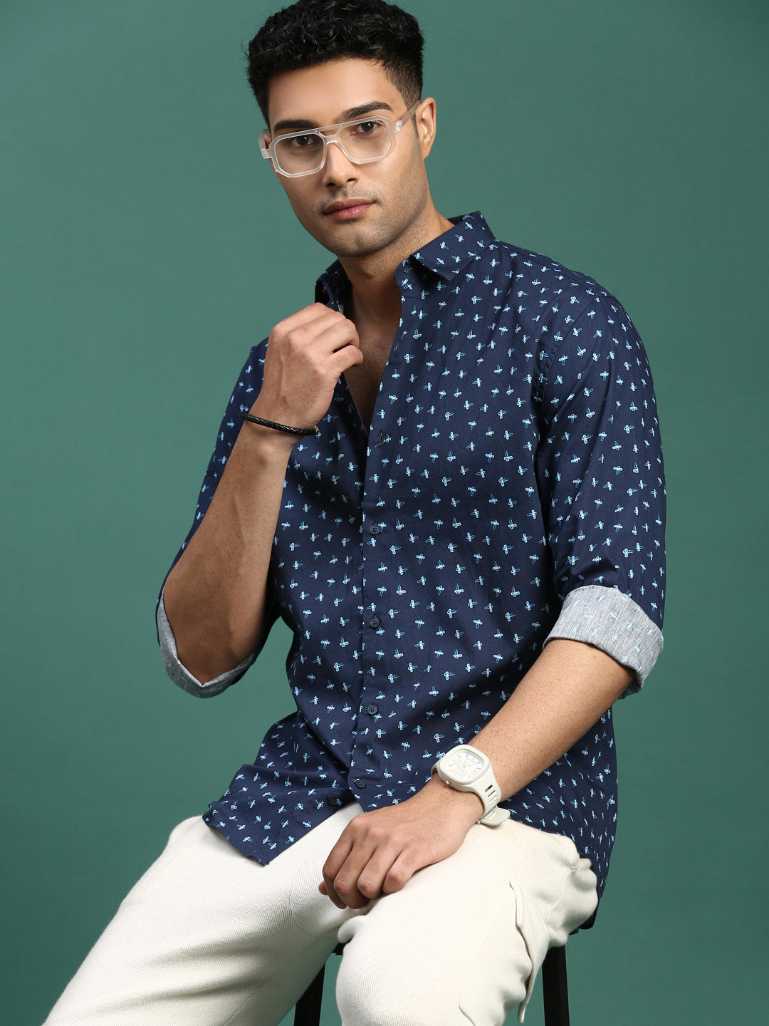 Men Abstract Navy Blue Slim Fit Shirt