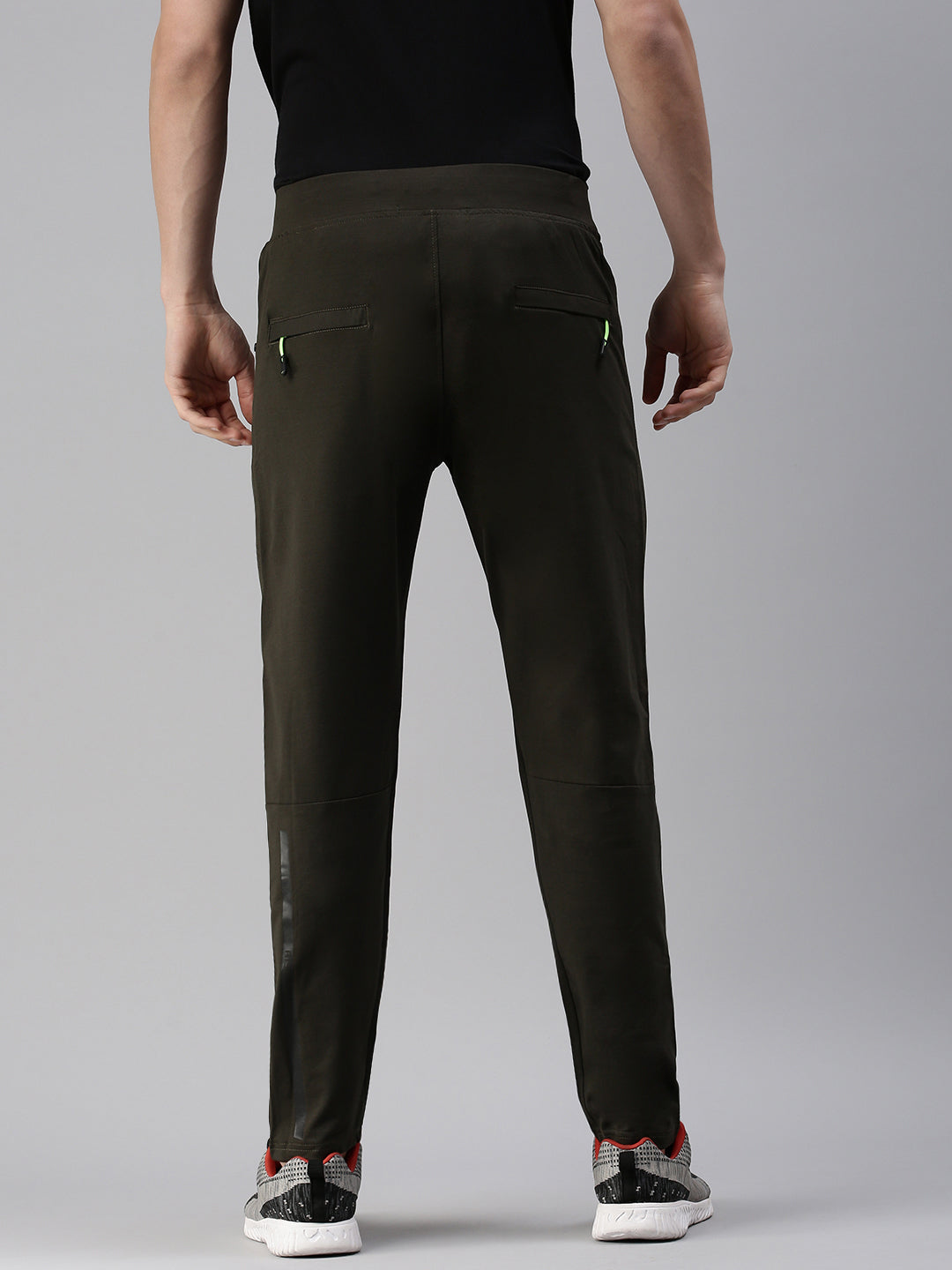 Men Solid Olive Regular Fit Trackpant