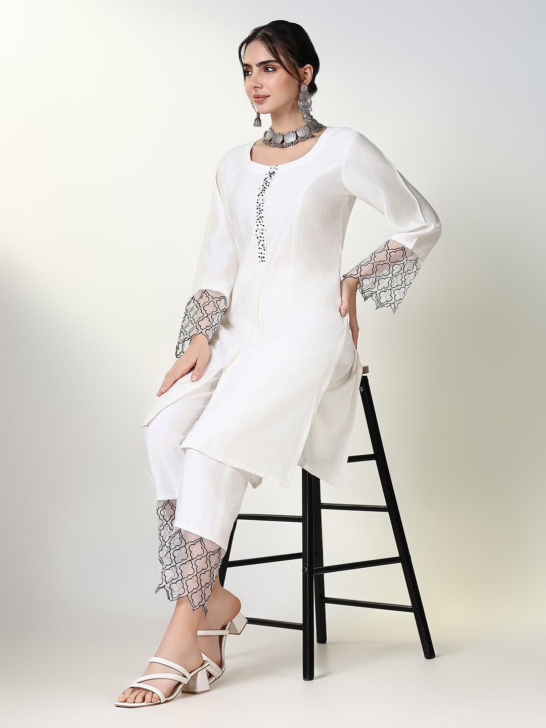 Women Solid White Straight Kurta Set