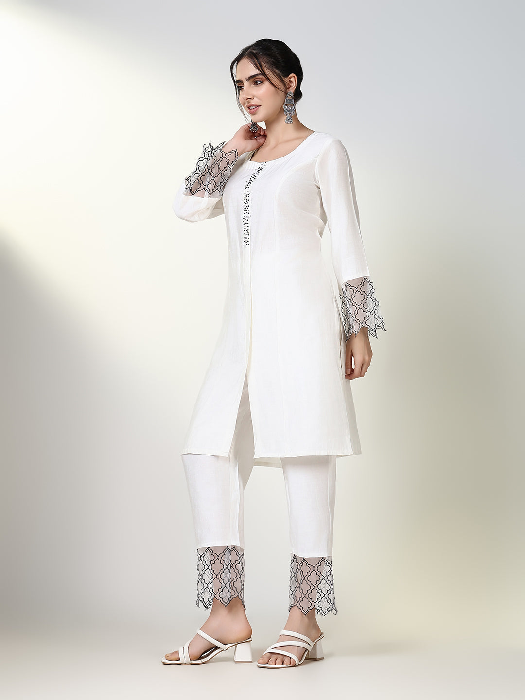 Women Solid White Straight Kurta Set