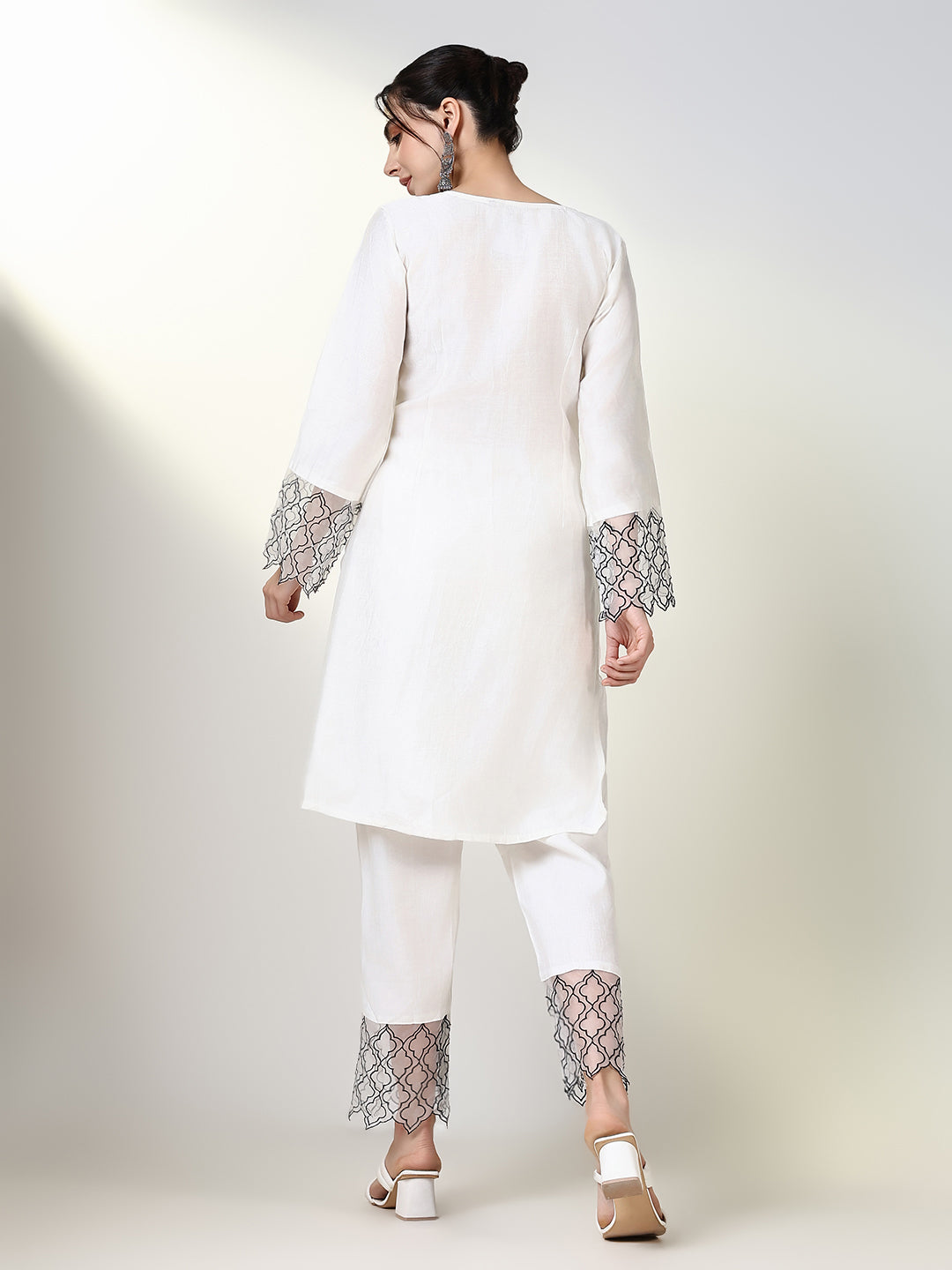 Women Solid White Straight Kurta Set