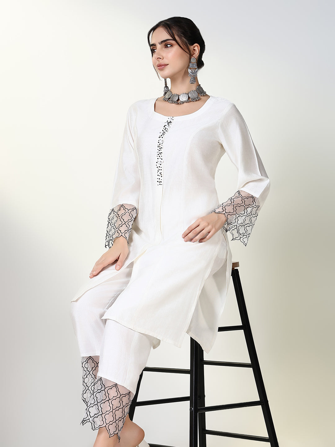 Women Solid White Straight Kurta Set