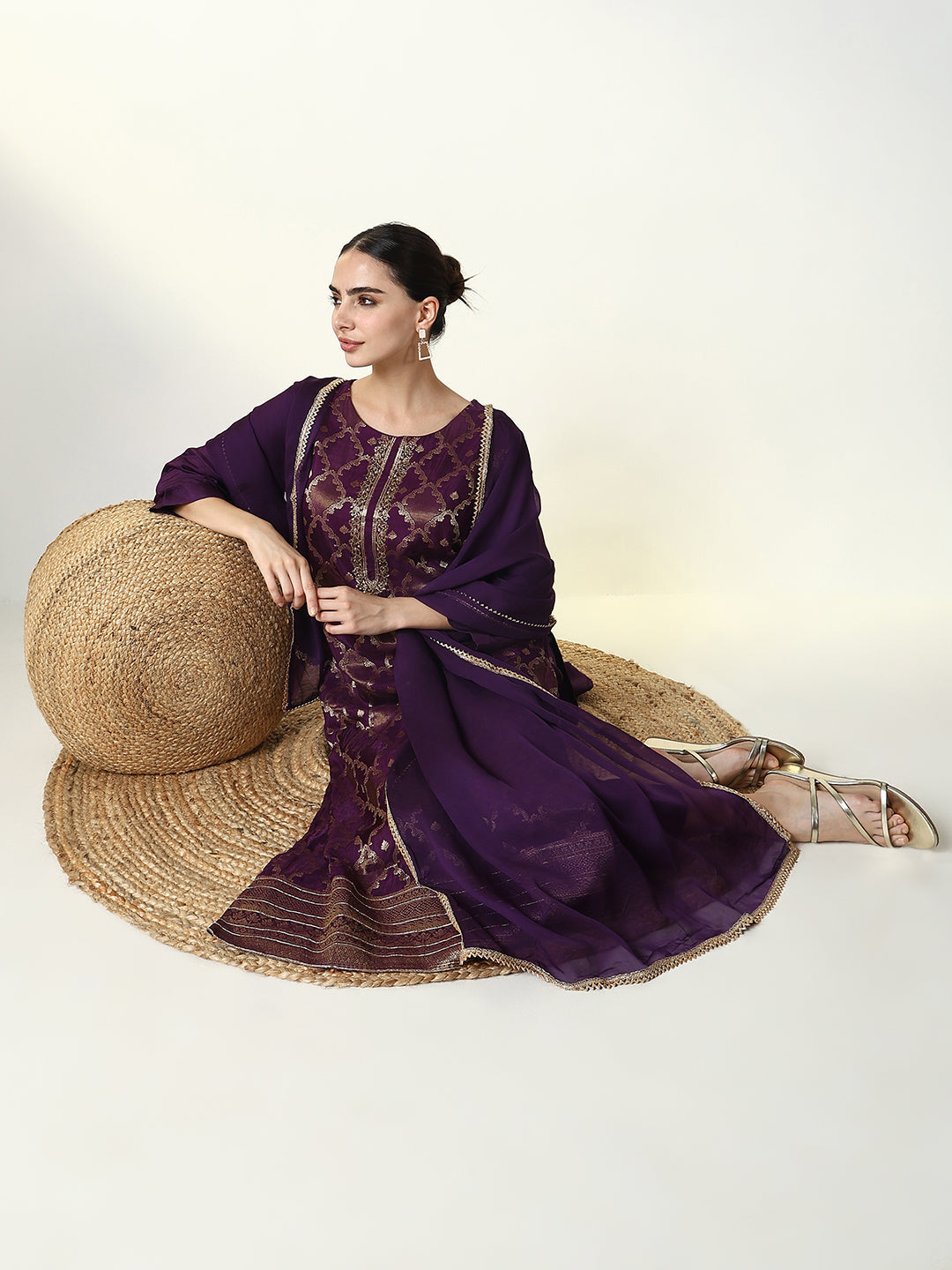 Women Graphic Purple Straight Kurta Set with Dupatta