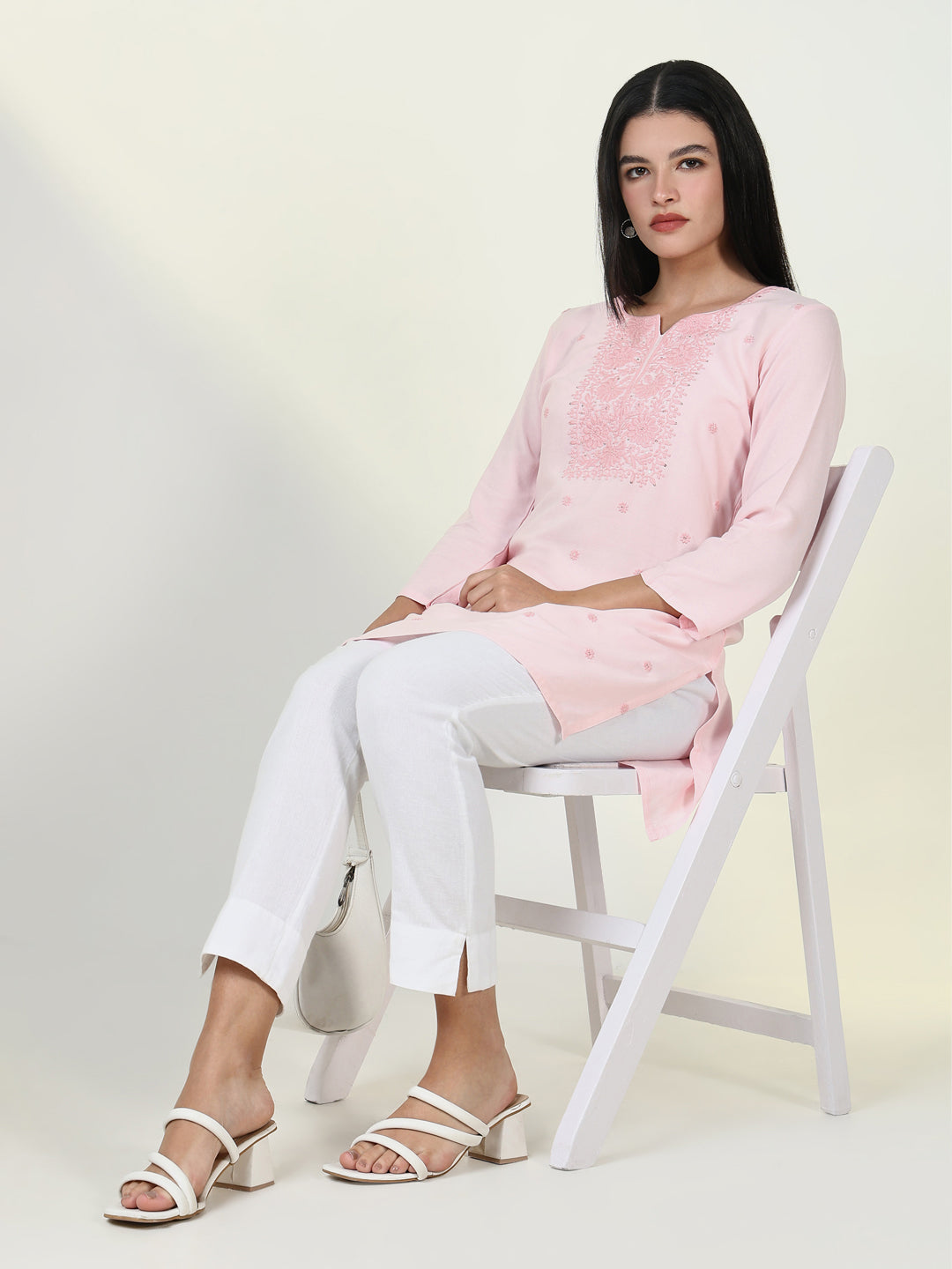 Women Pink Solid Straight Kurti