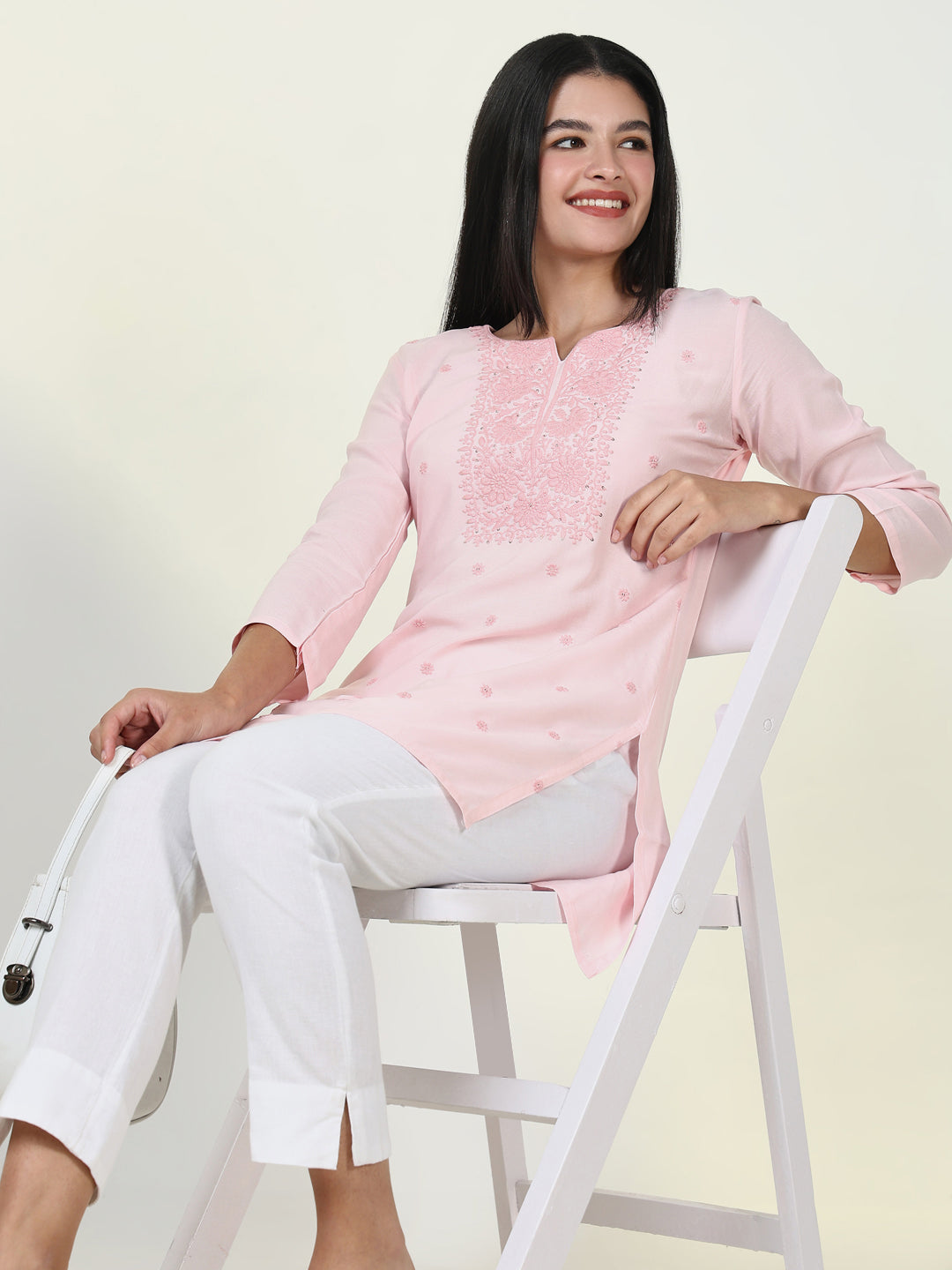 Women Pink Solid Straight Kurti