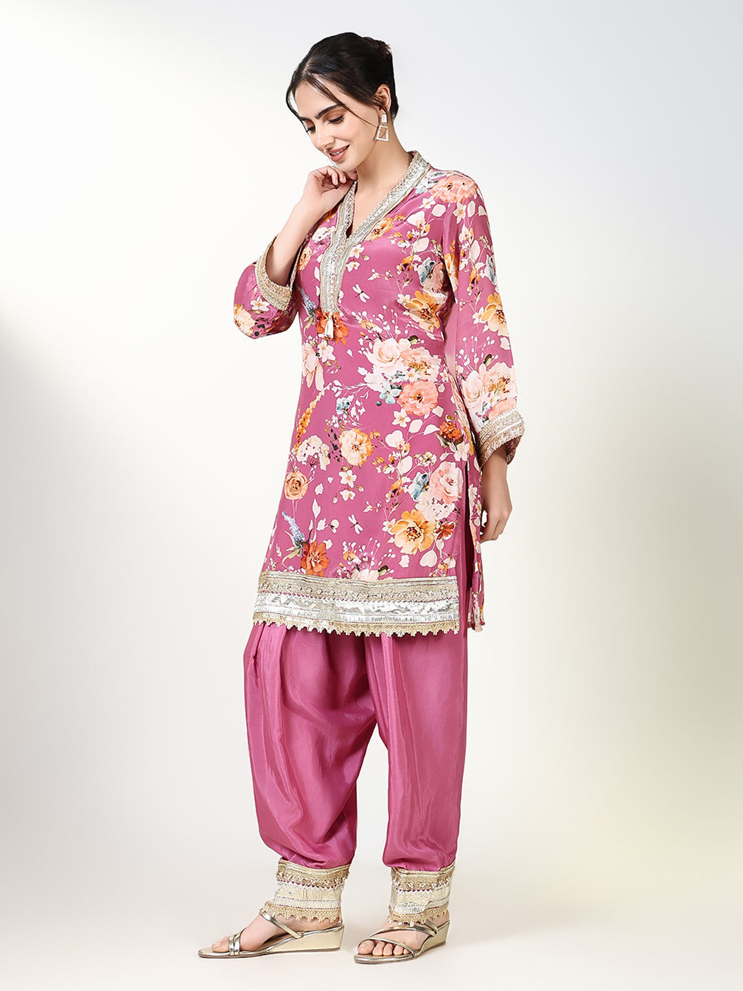 Women Floral Pink Straight Kurta Set with Dupatta