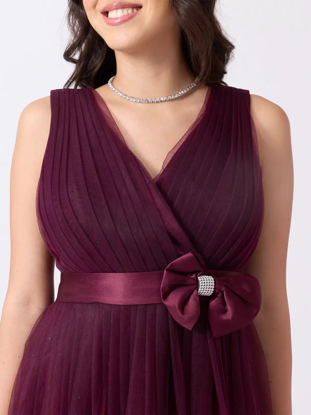 Women's Maroon Fit & Flare Sleeveless V Neck Pleated Maxi Gown with Bow Embellished Waist