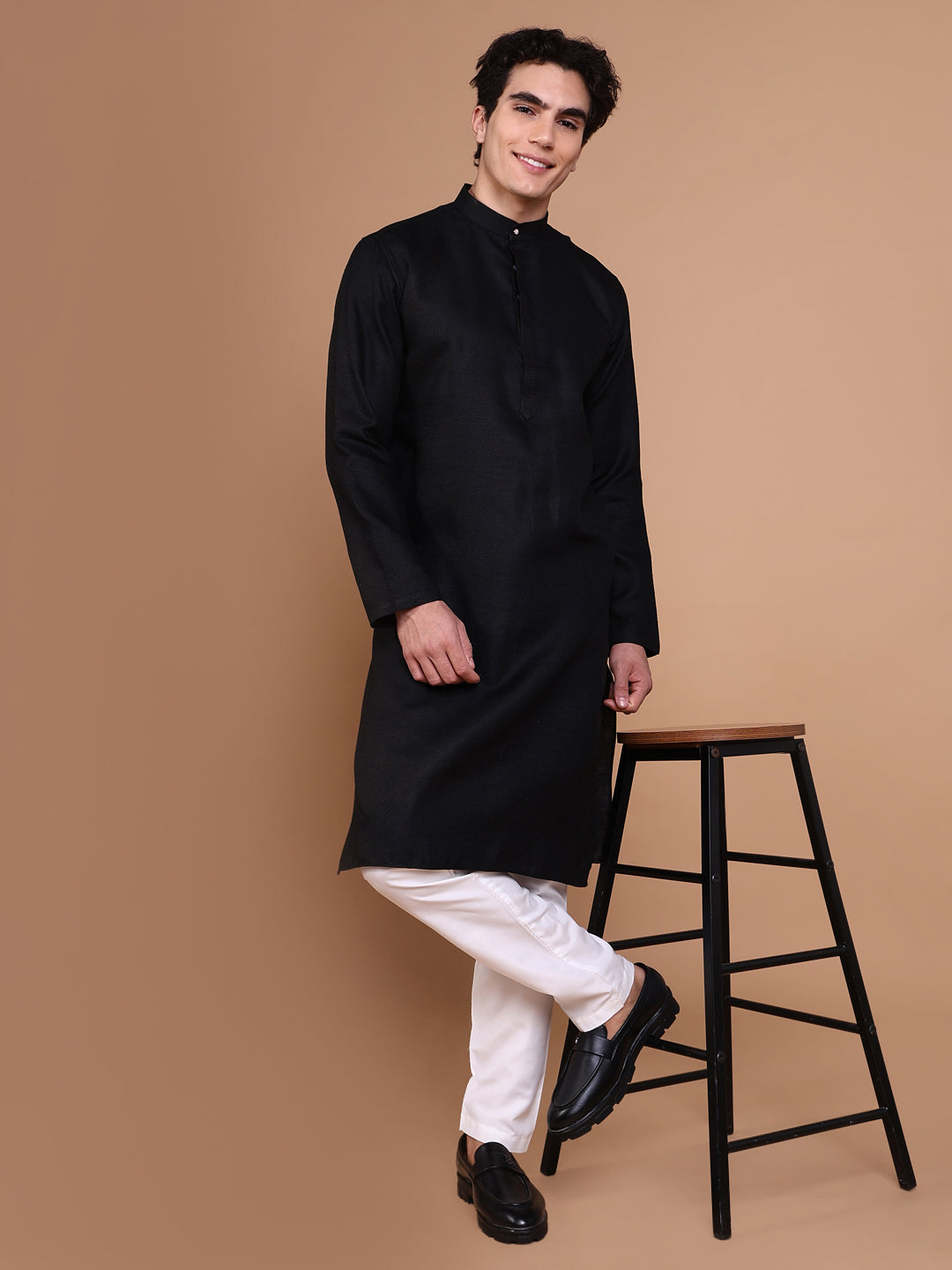 Men Black Solid Kurta Set