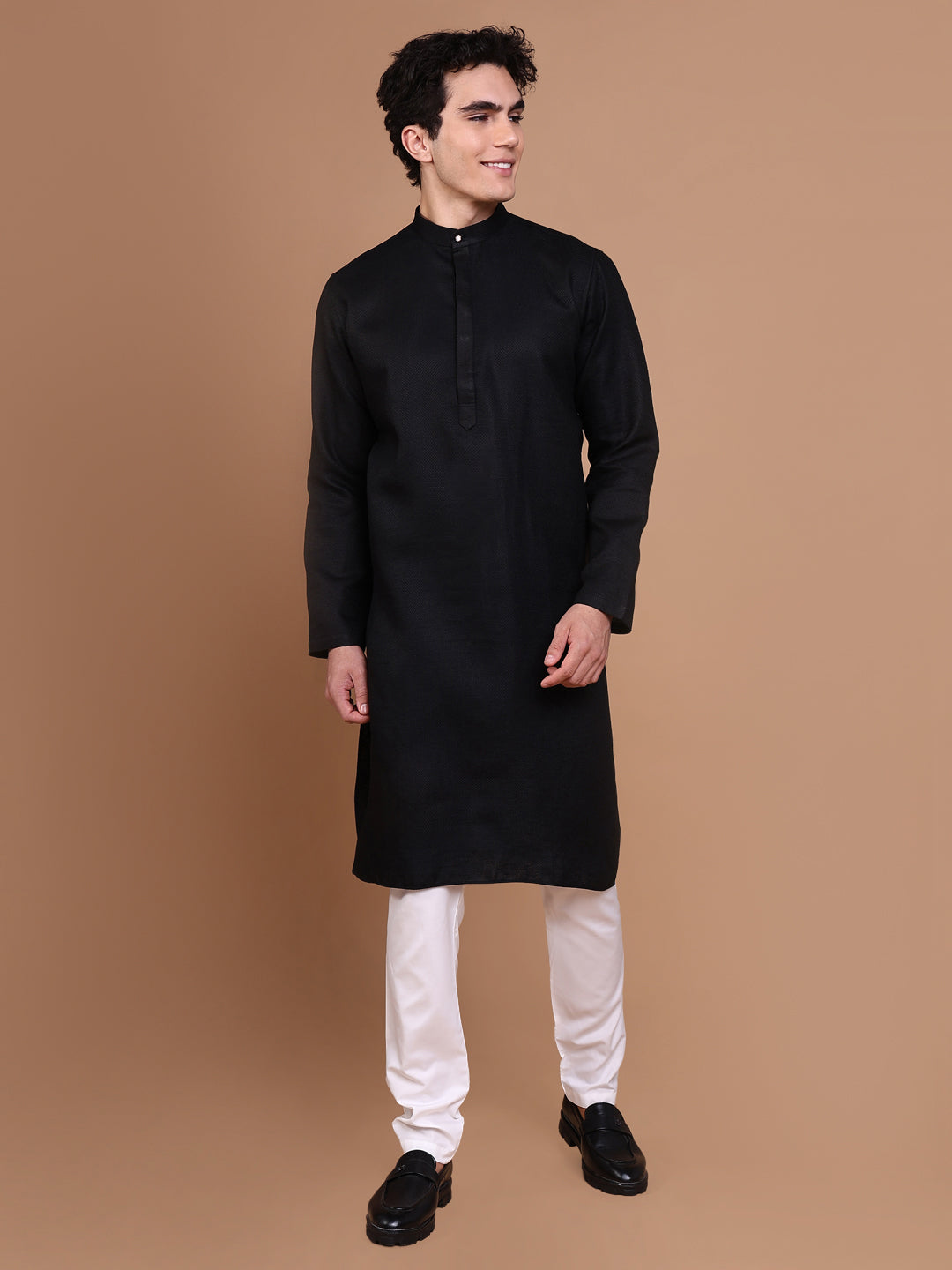 Men Black Solid Kurta Set