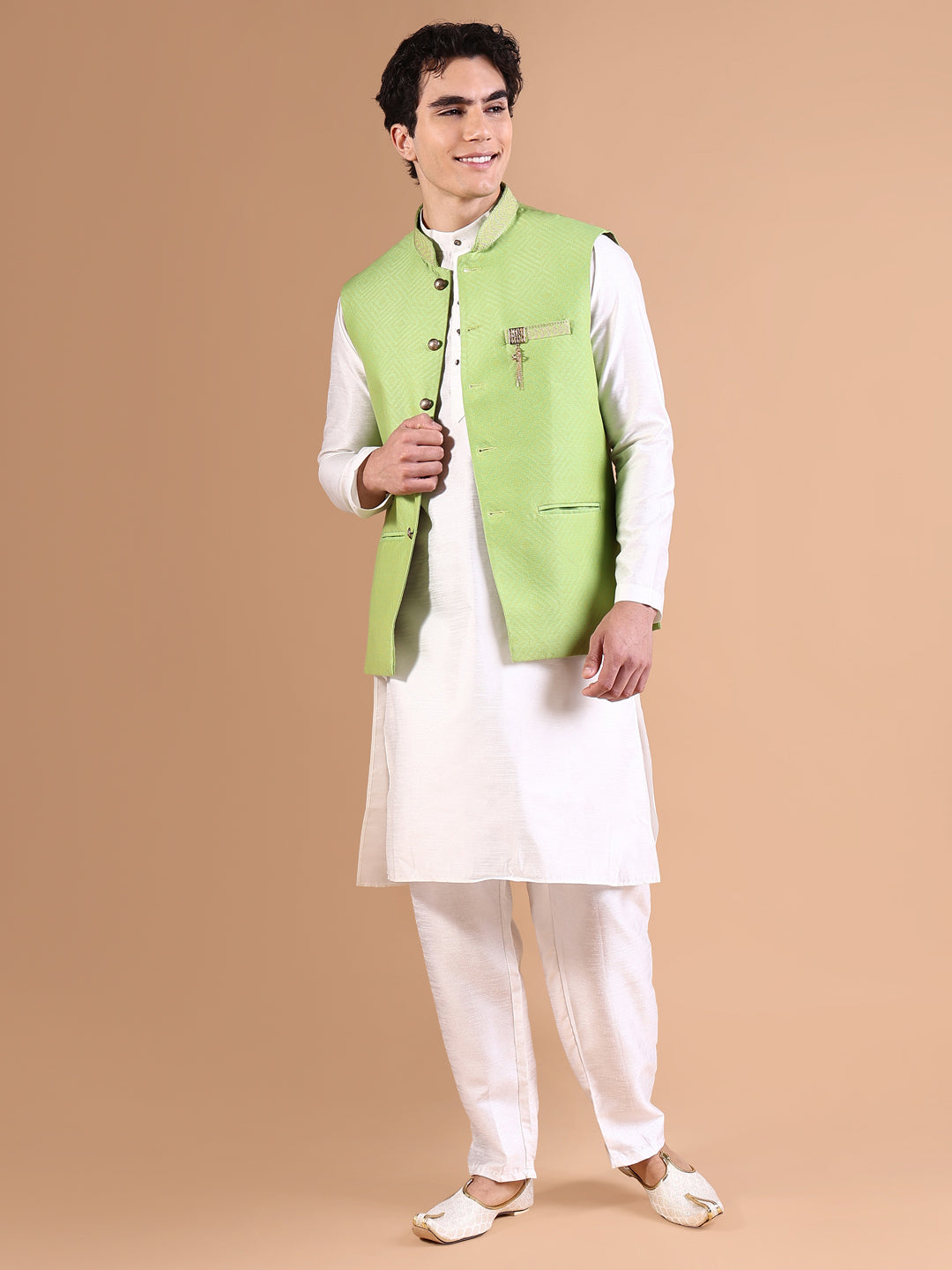 Men White Solid Kurta Set with Nehru jacket