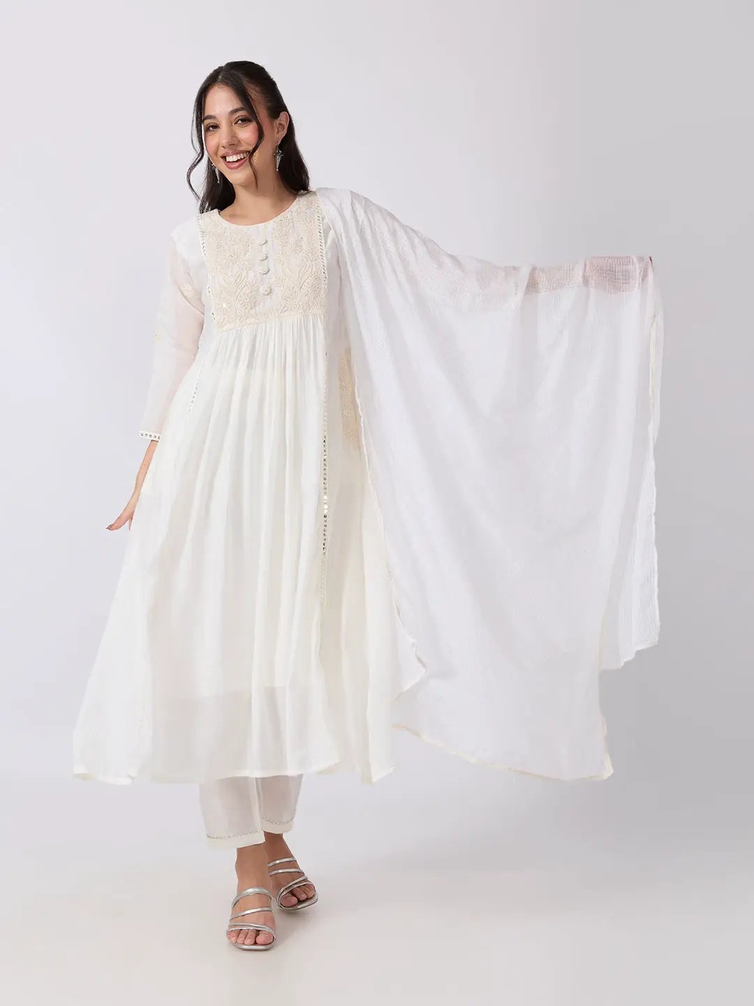 Women's White Floral Embroidered Kurta Set