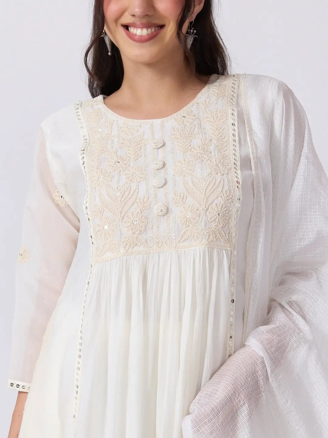 Women's White Floral Embroidered Kurta Set