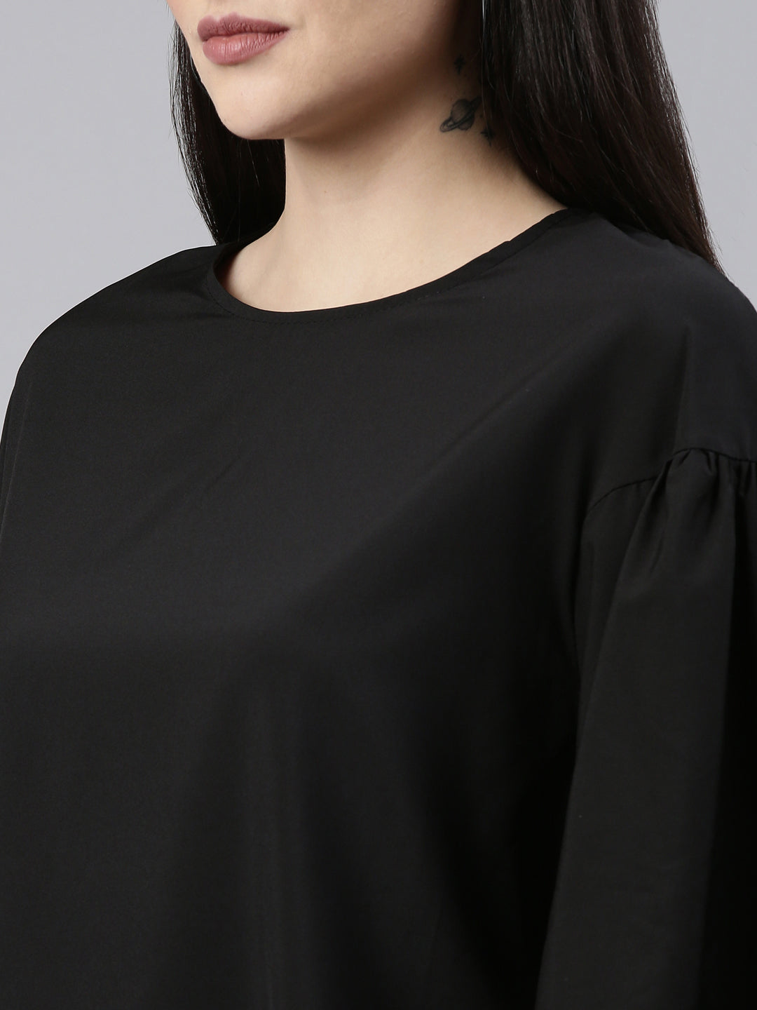 Women Solid Black Top