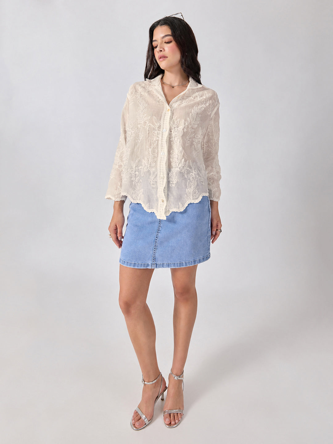 Women’s Embroidered Cream Shirt with Leaf Motifs and Scalloped Hem