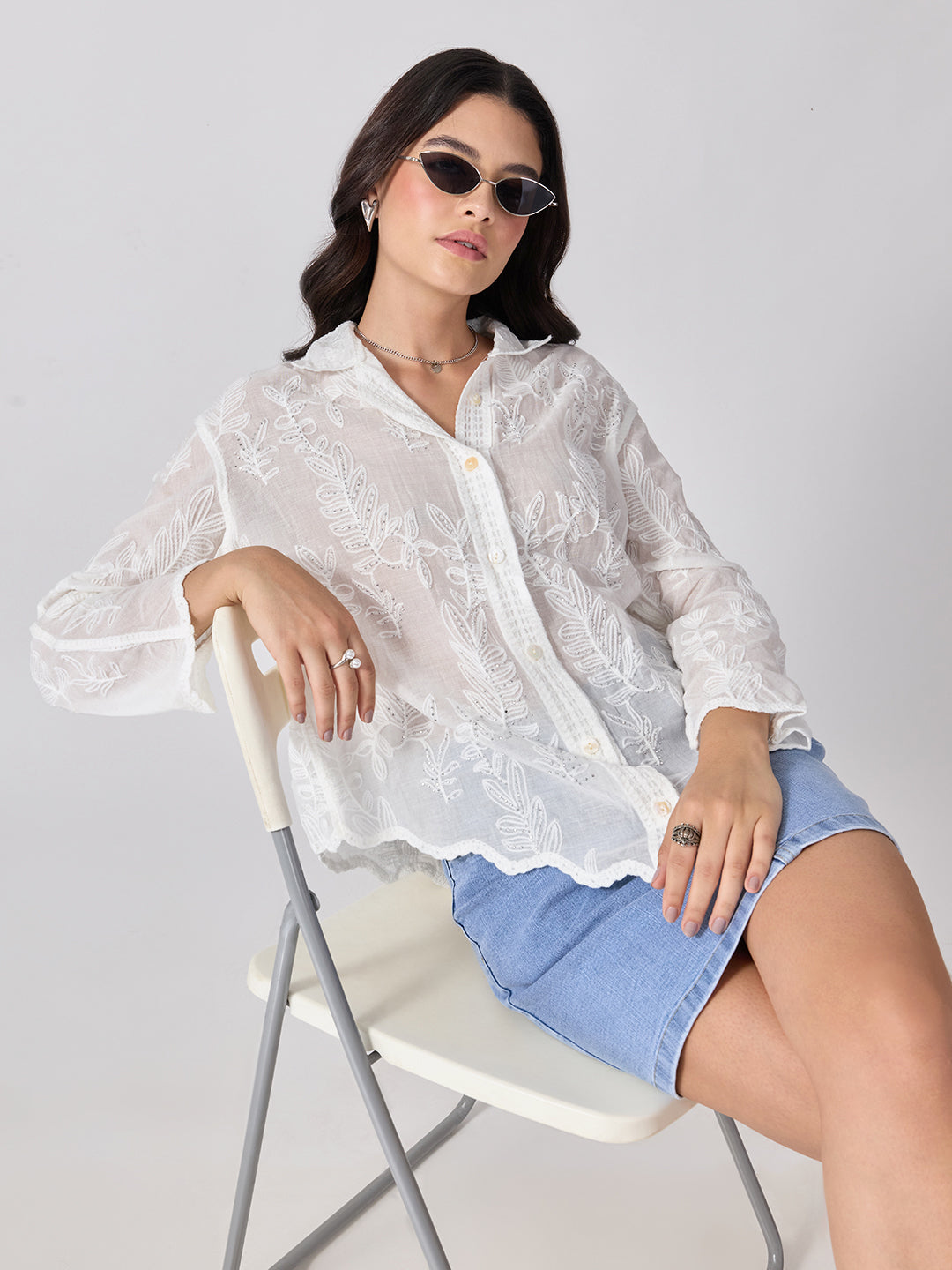 Women’s Embroidered White Shirt with Leaf Motifs and Scalloped Hem