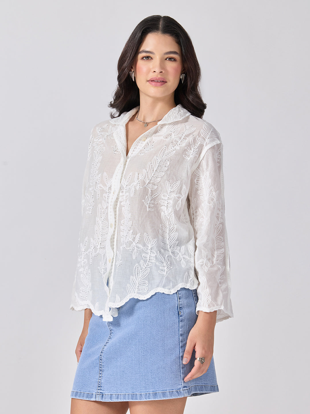 Women’s Embroidered White Shirt with Leaf Motifs and Scalloped Hem