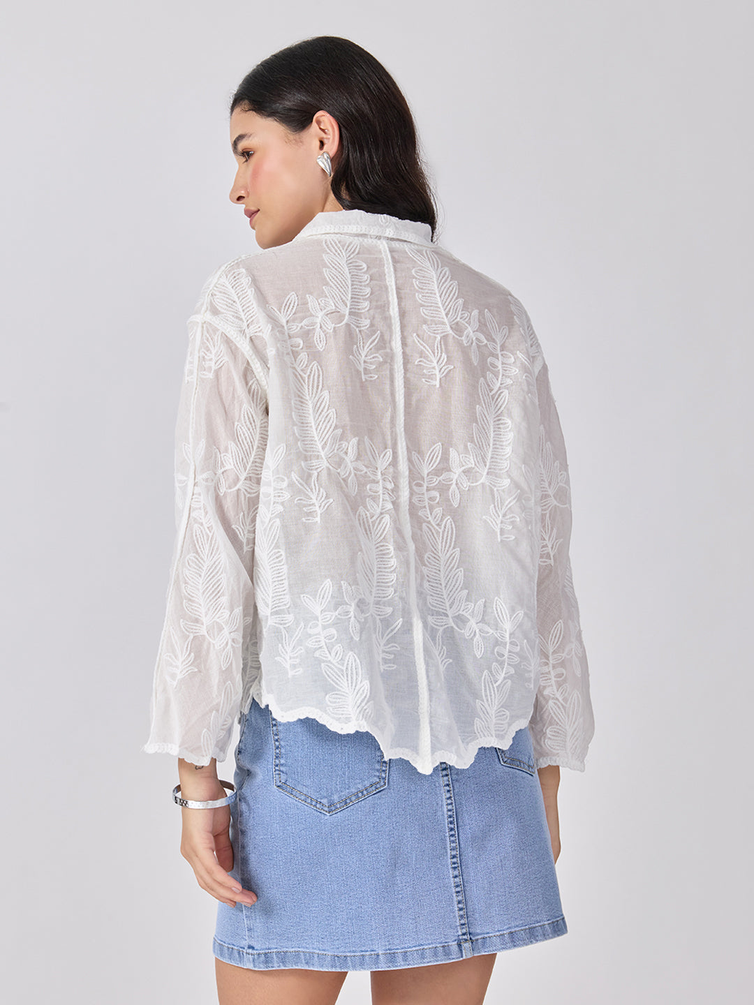 Women’s Embroidered White Shirt with Leaf Motifs and Scalloped Hem