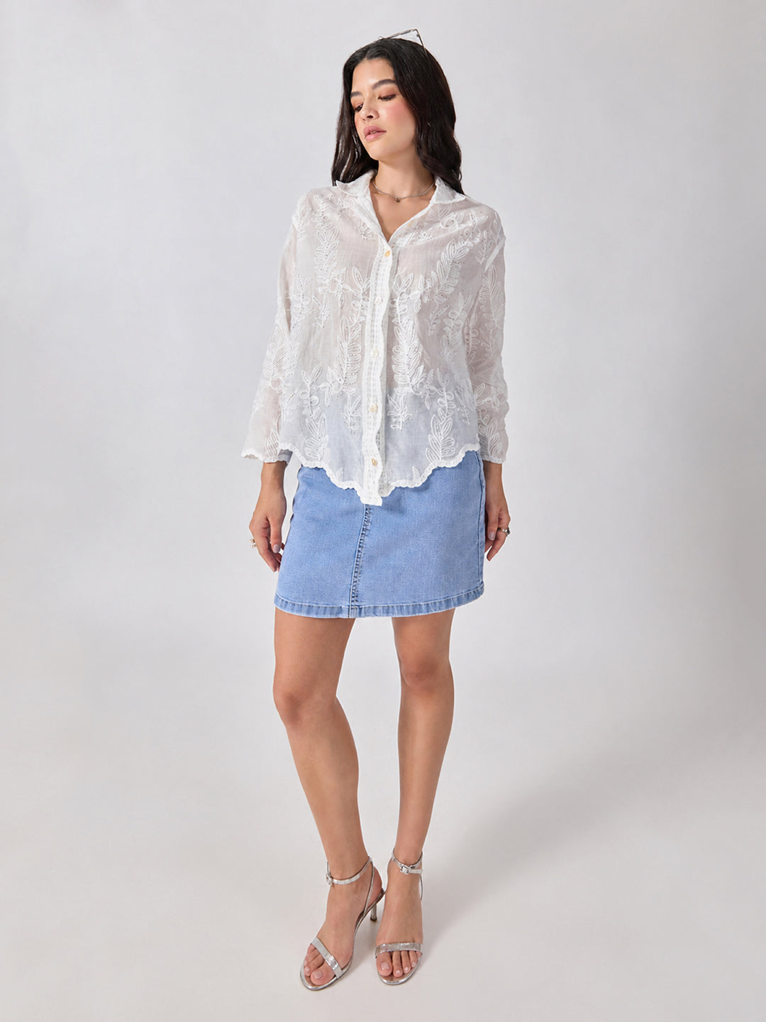 Women’s Embroidered White Shirt with Leaf Motifs and Scalloped Hem