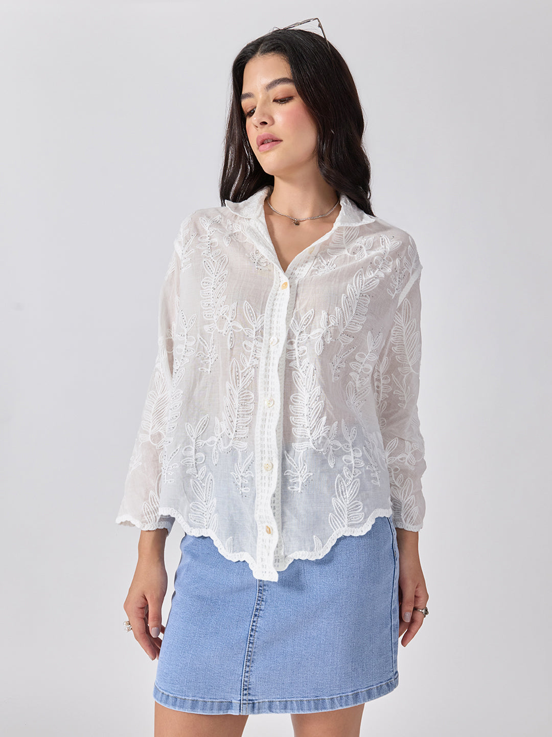 Women’s Embroidered White Shirt with Leaf Motifs and Scalloped Hem