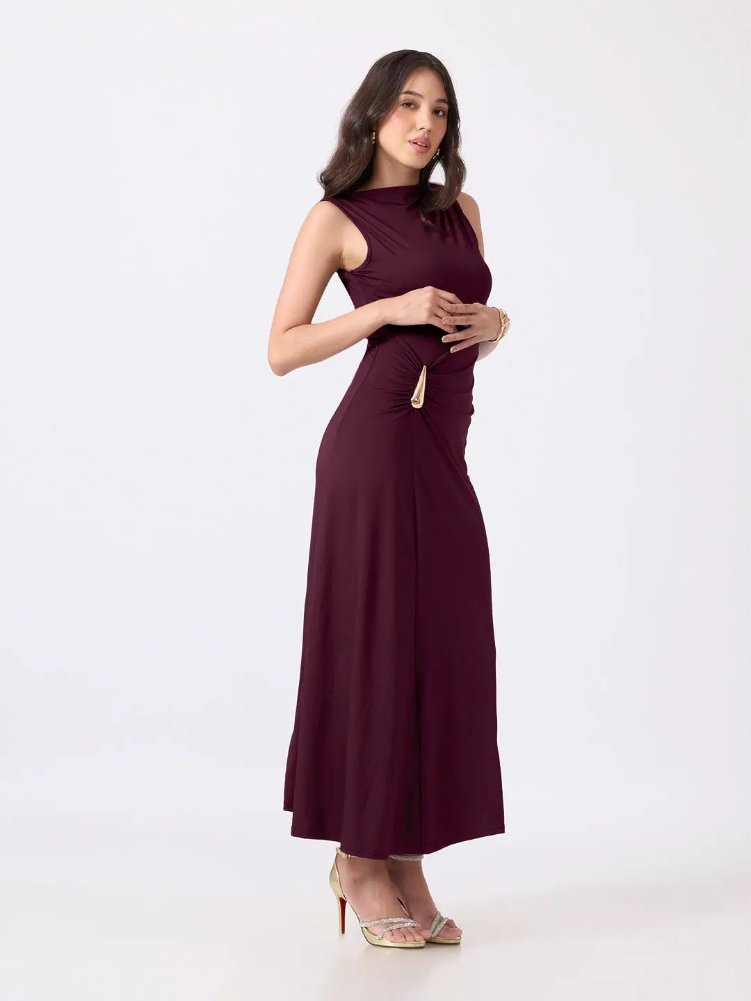 Women's Maroon Bodycon Dress with Gold Tone Waist Brooch & Ruched Detailing