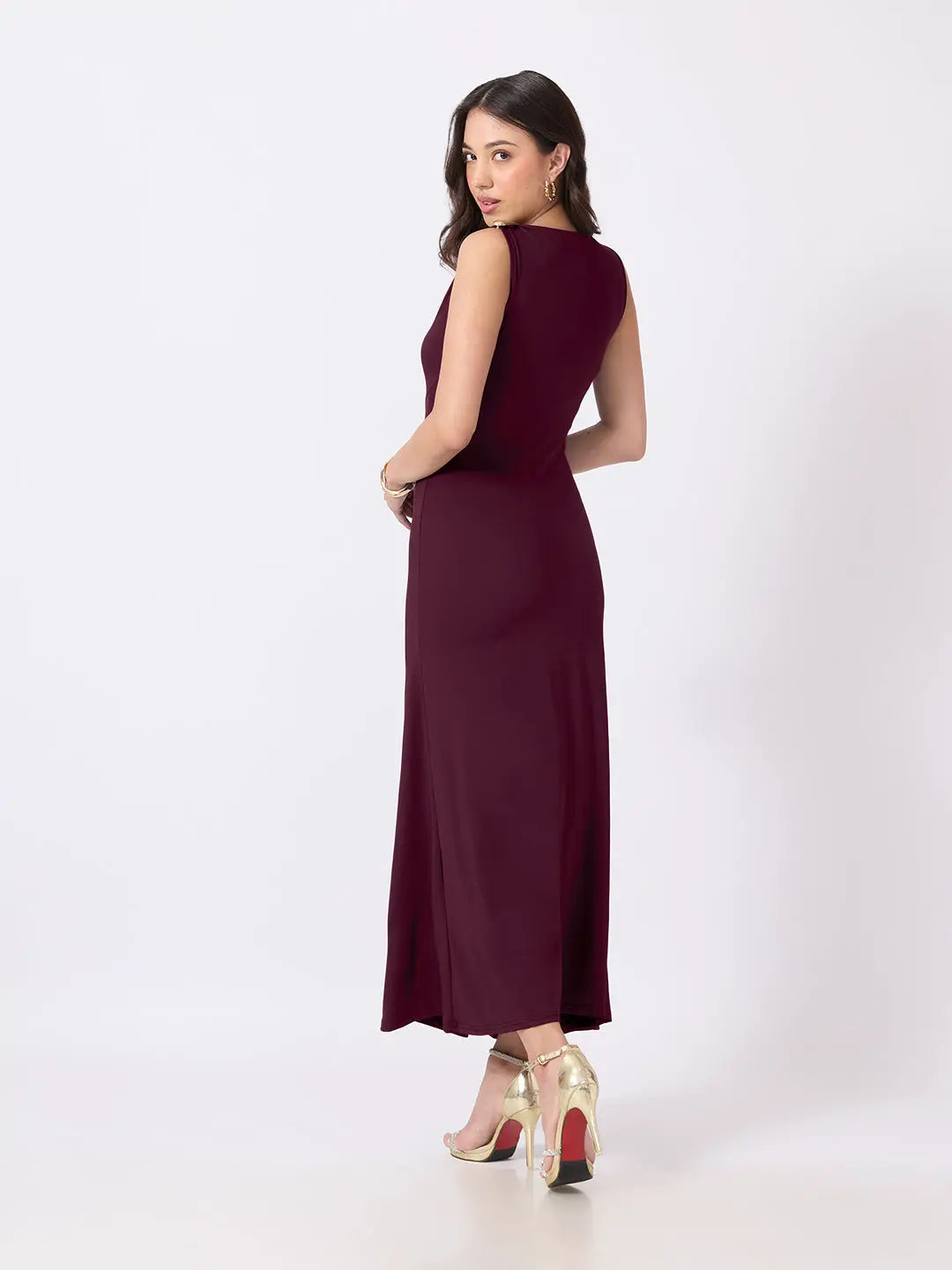 Women's Maroon Bodycon Dress with Gold Tone Waist Brooch & Ruched Detailing