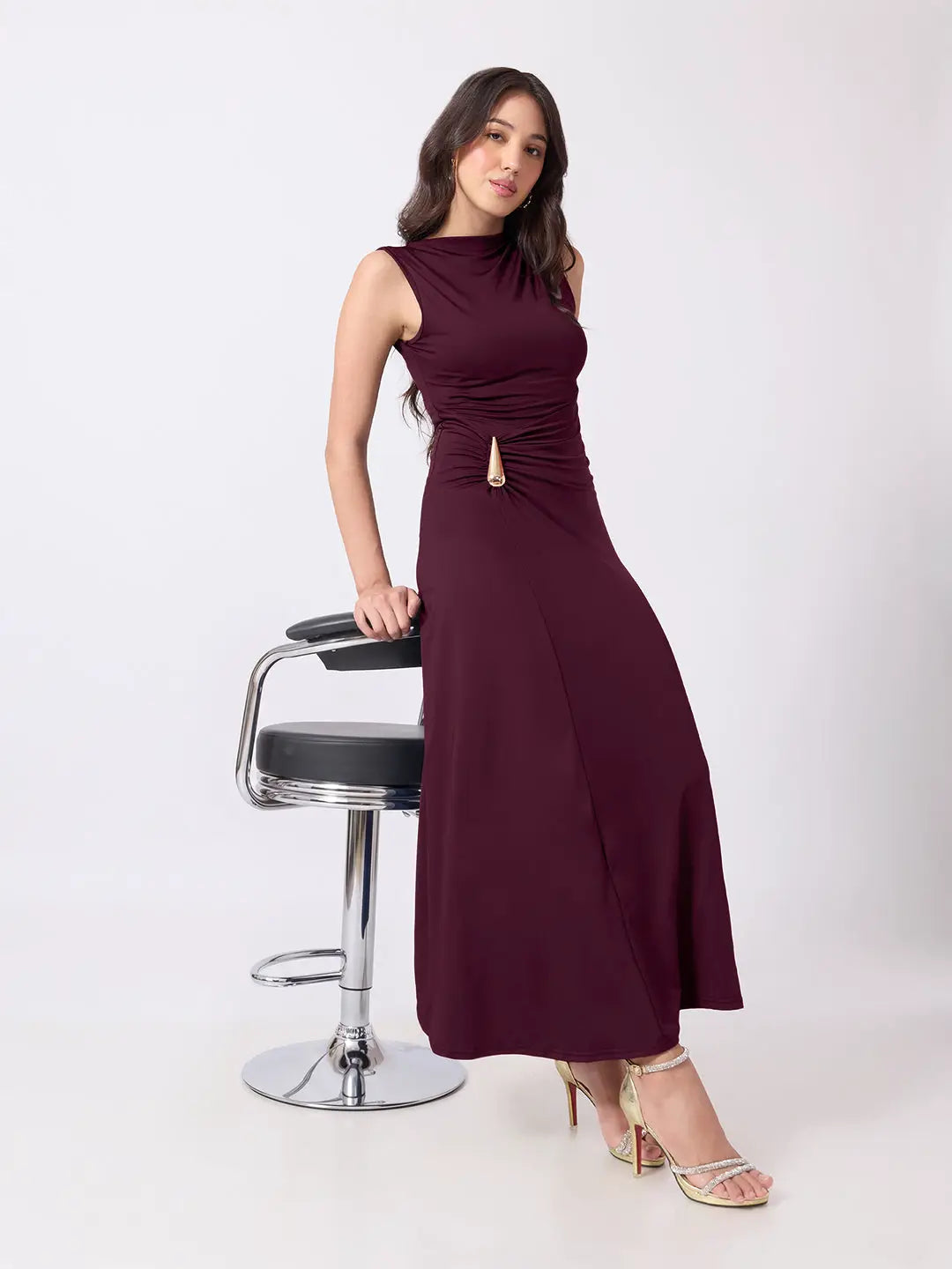 Women's Maroon Bodycon Dress with Gold Tone Waist Brooch & Ruched Detailing