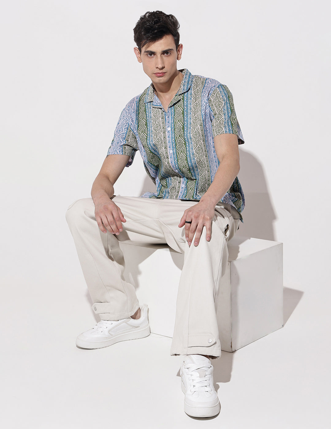 Men's Geometric Blue Short Sleeve Relaxed Fit Cuban Collar Shirt