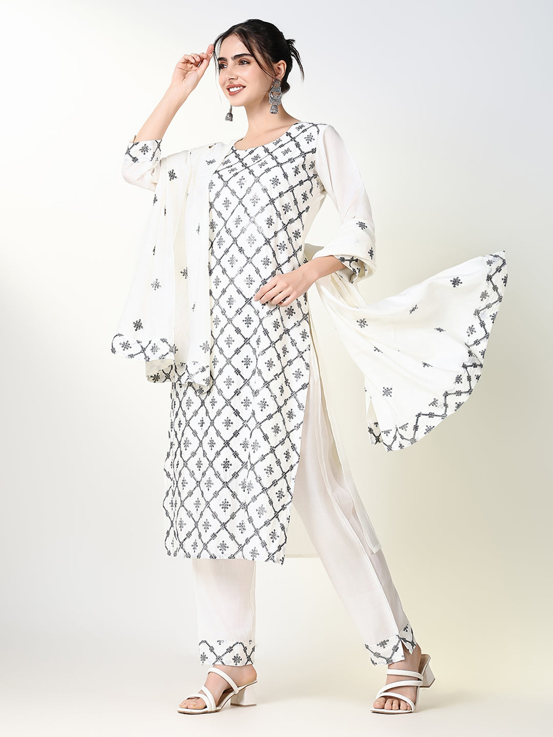 Women Solid White Kurta Set with Dupatta