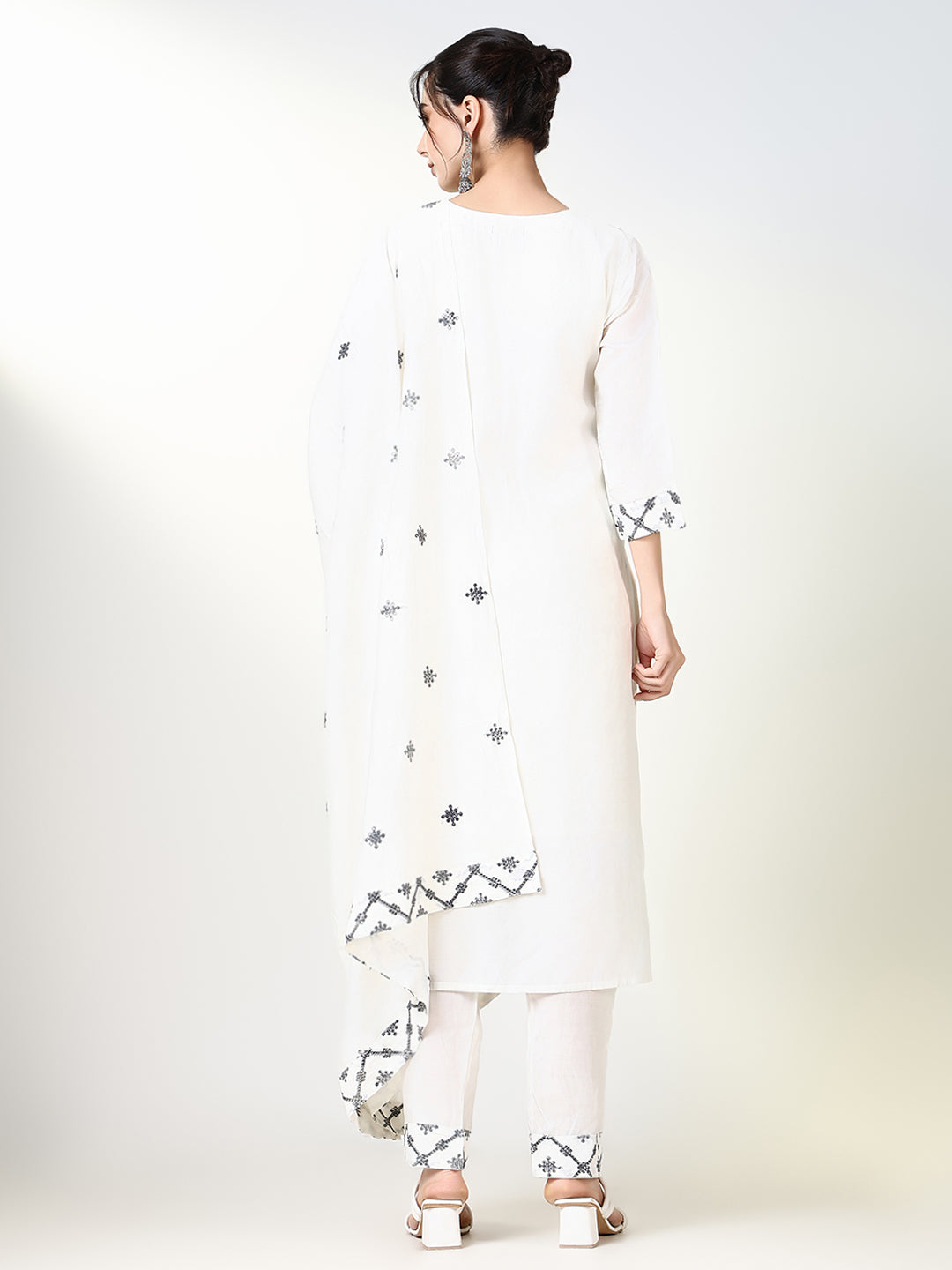 Women Solid White Kurta Set with Dupatta