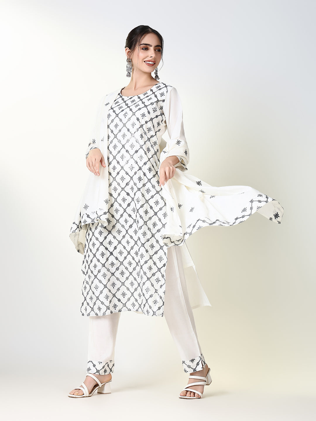 Women Solid White Kurta Set with Dupatta