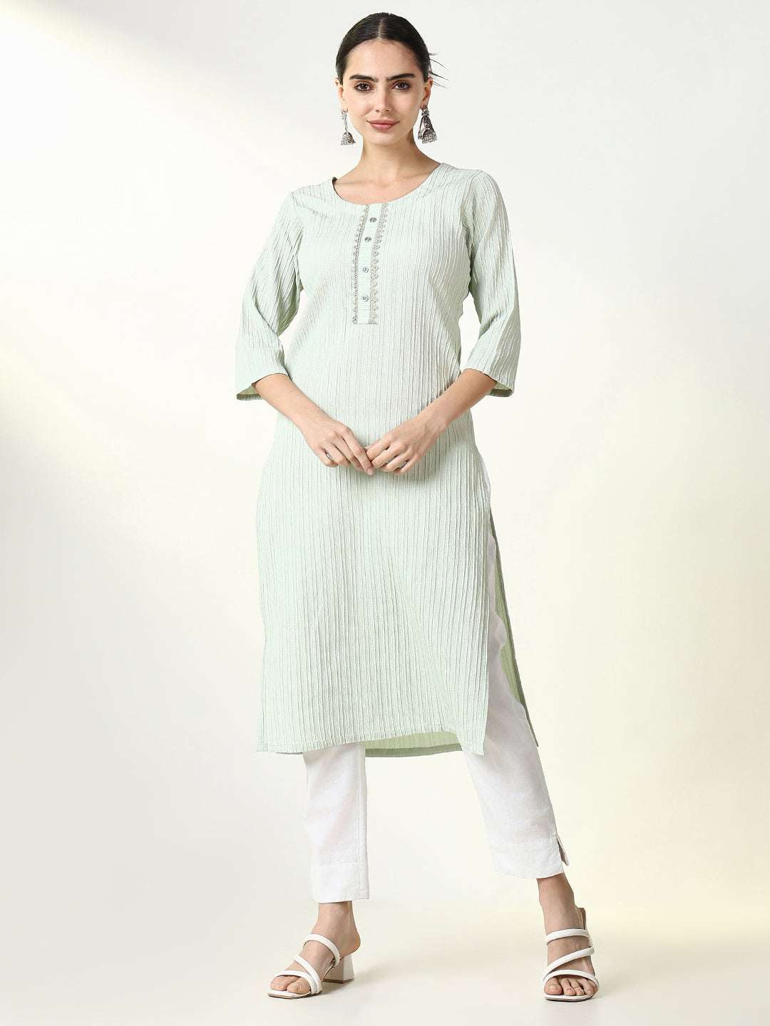 Women Green Solid Straight Kurta