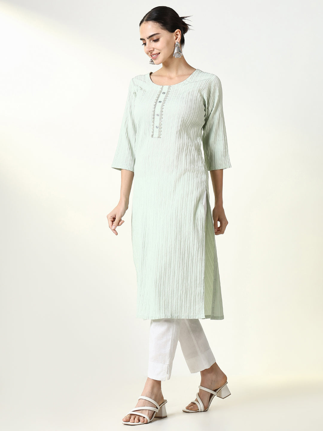 Women Green Solid Straight Kurta