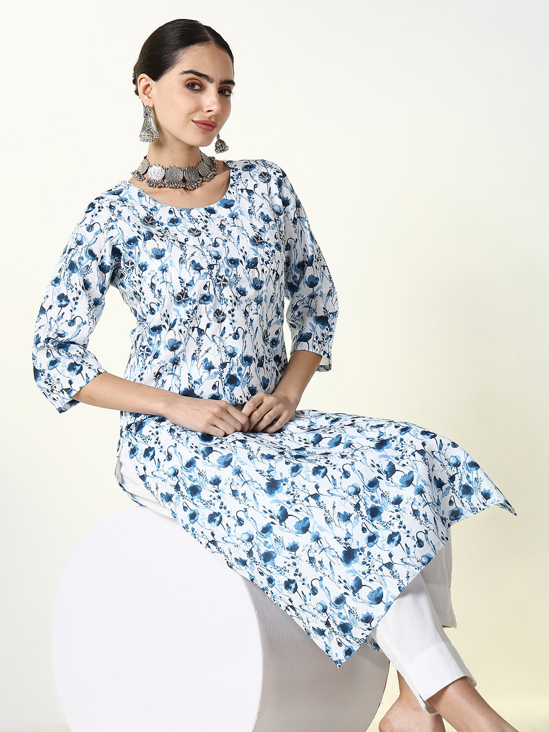 Women White Floral Straight Kurta