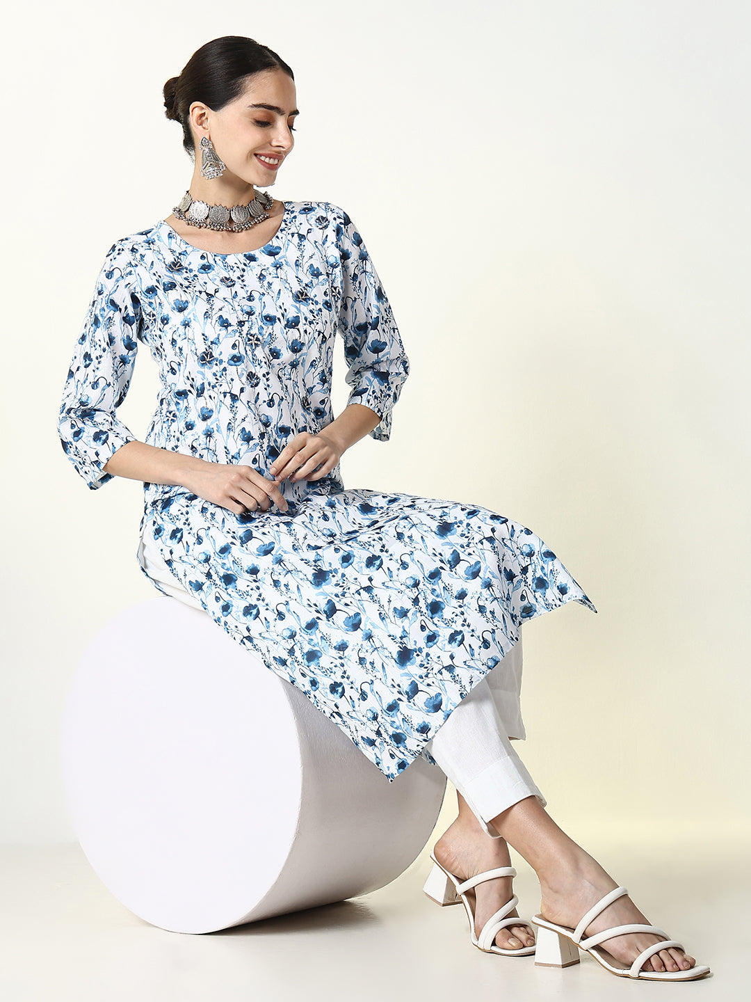 Women White Floral Straight Kurta